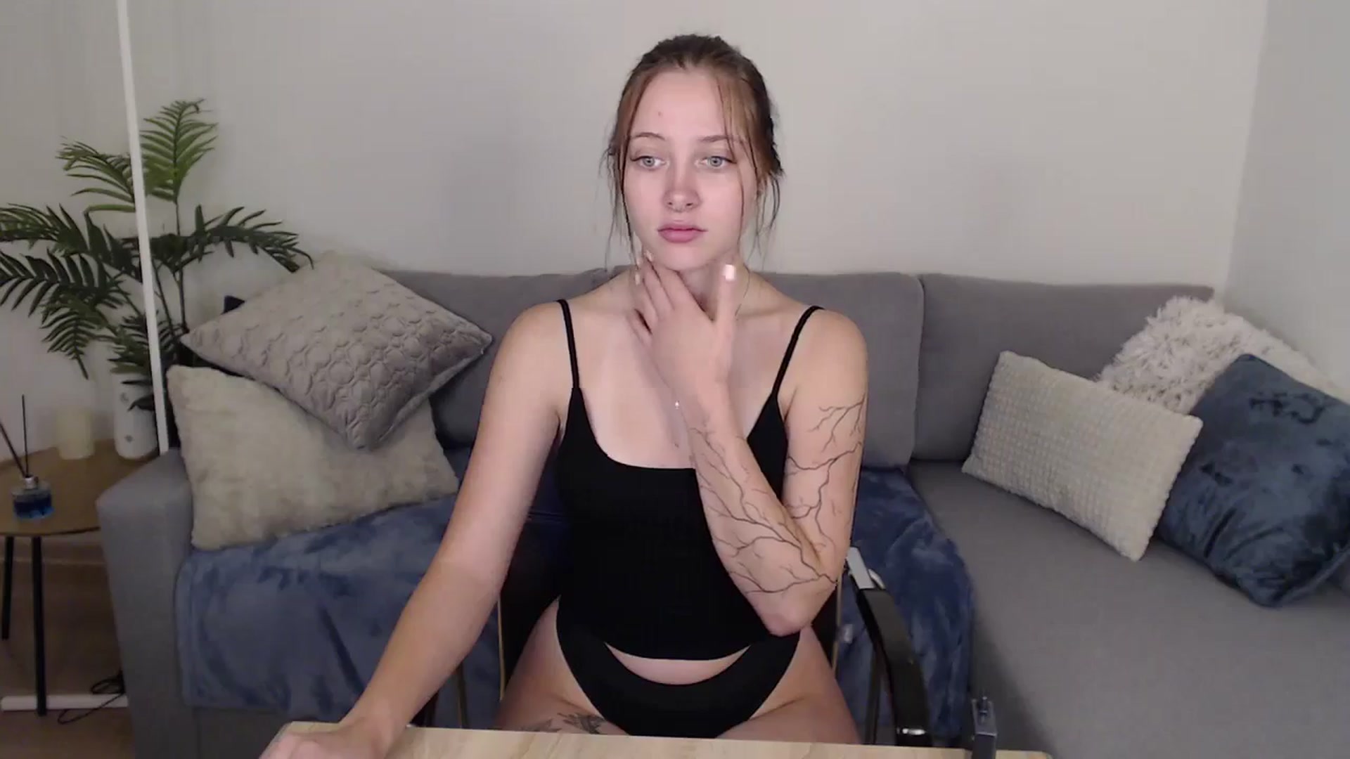 Gallery image thumbnail from SerenaSantos's myfreecams stream on, 07/10/2024, 10:08 image 15 of 20