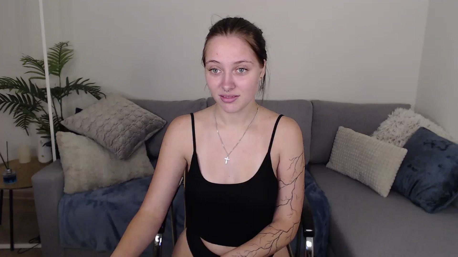 Gallery image thumbnail from SerenaSantos's myfreecams stream on, 07/10/2024, 12:10 image 14 of 20
