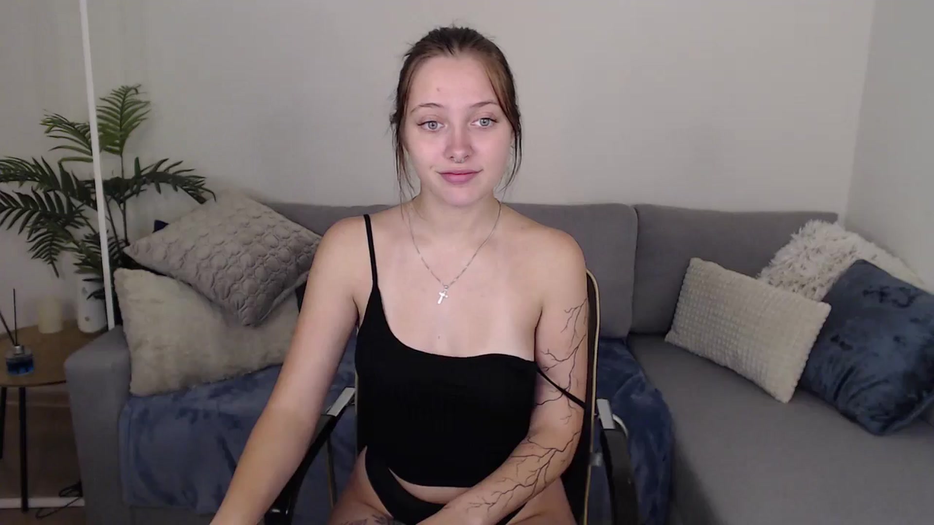 Gallery image thumbnail from SerenaSantos's myfreecams stream on, 07/10/2024, 12:10 image 3 of 20