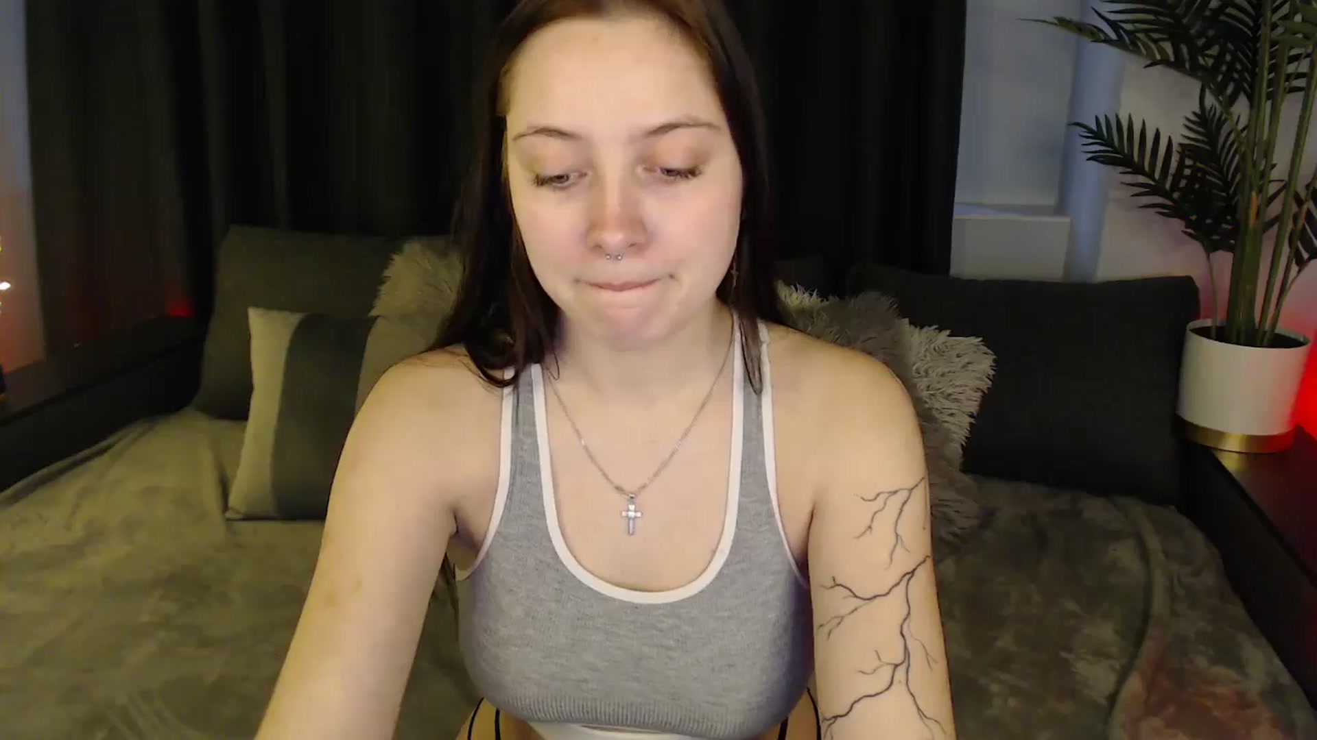 Gallery image thumbnail from SerenaSantos's myfreecams stream on, 01/28/2025, 13:00 image 6 of 20