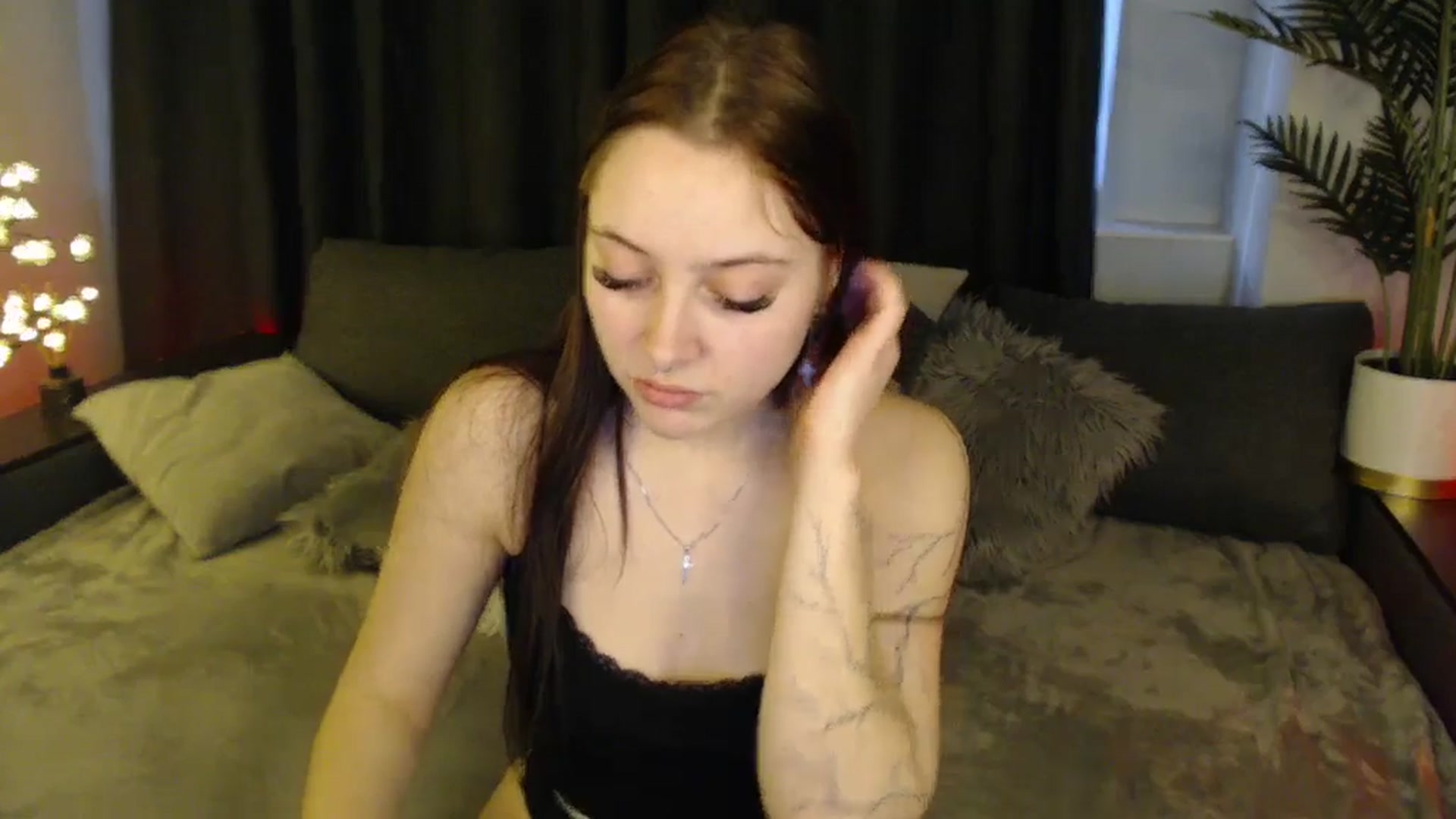 Gallery image thumbnail from SerenaSantos's myfreecams stream on, 02/03/2025, 12:59 image 20 of 20
