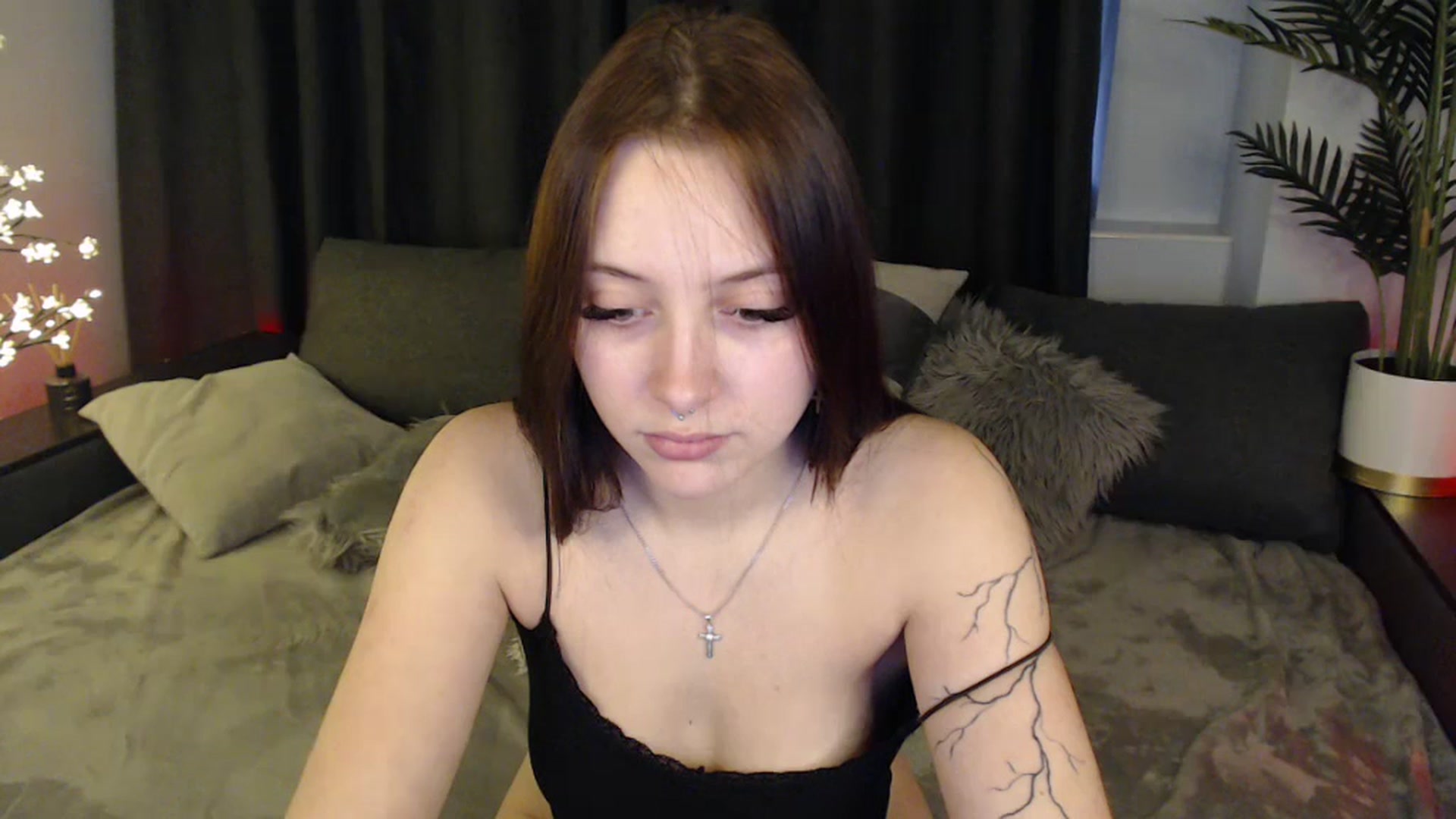 Gallery image thumbnail from SerenaSantos's myfreecams stream on, 02/03/2025, 14:28 image 20 of 20