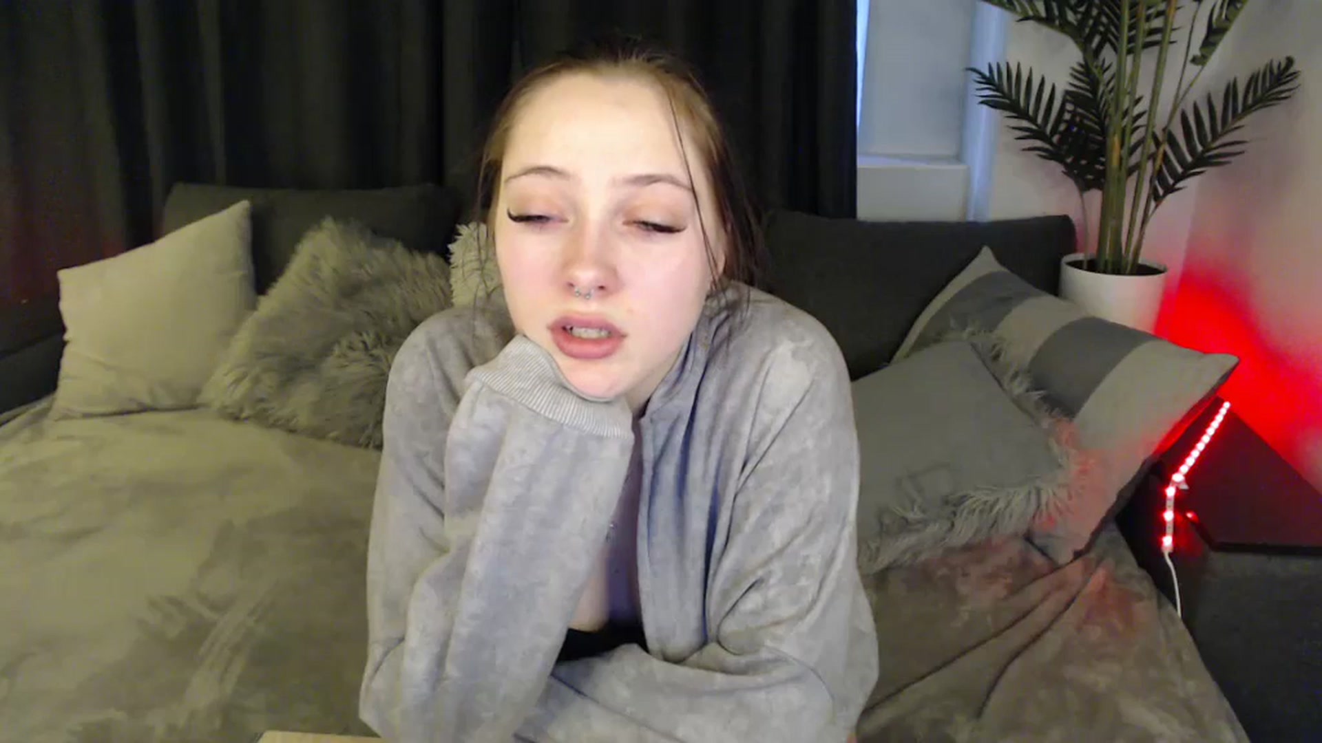 Gallery image thumbnail from SerenaSantos's myfreecams stream on, 02/05/2025, 12:04 image 13 of 20