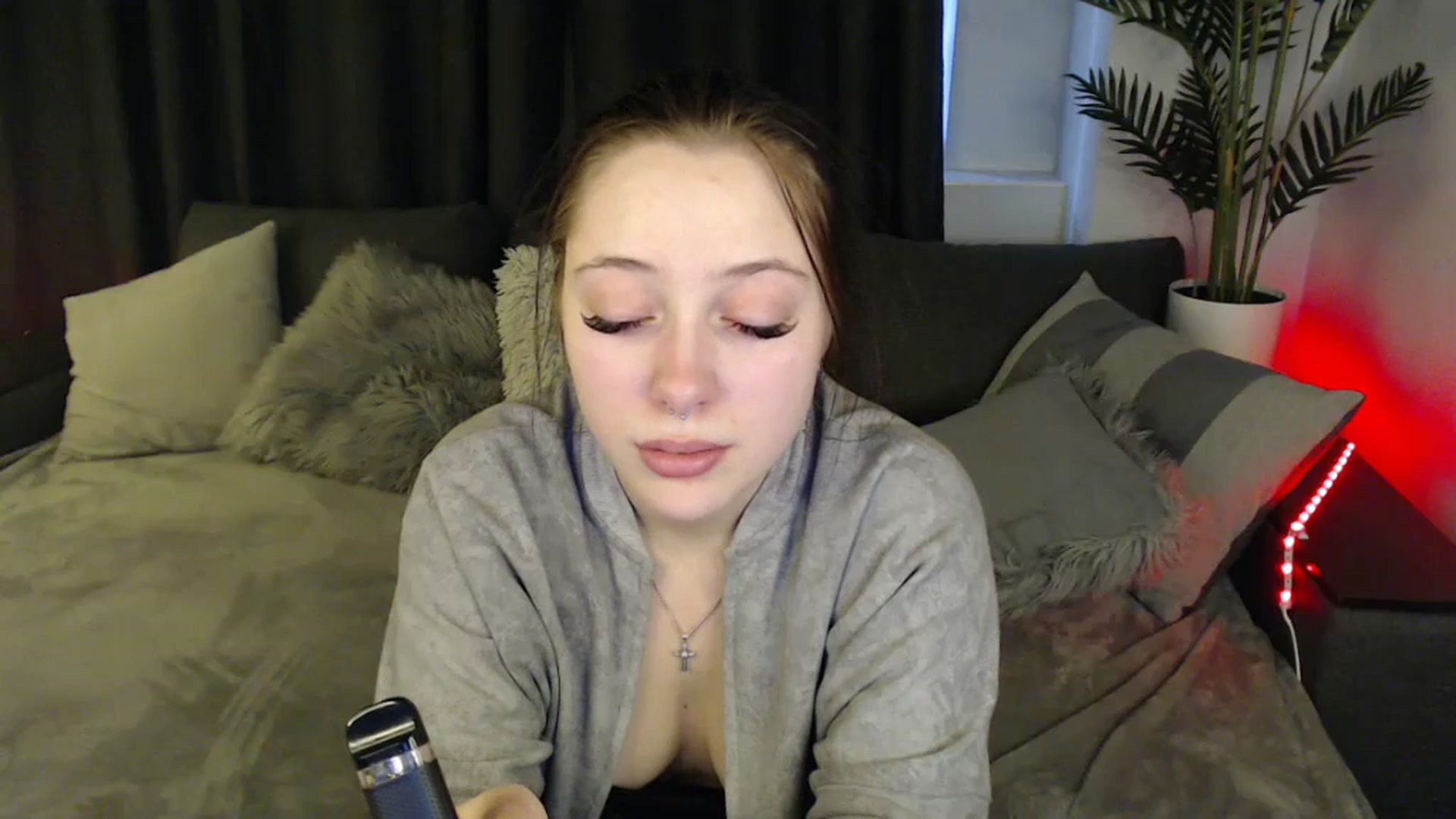 Gallery image thumbnail from SerenaSantos's myfreecams stream on, 02/05/2025, 12:04 image 12 of 20