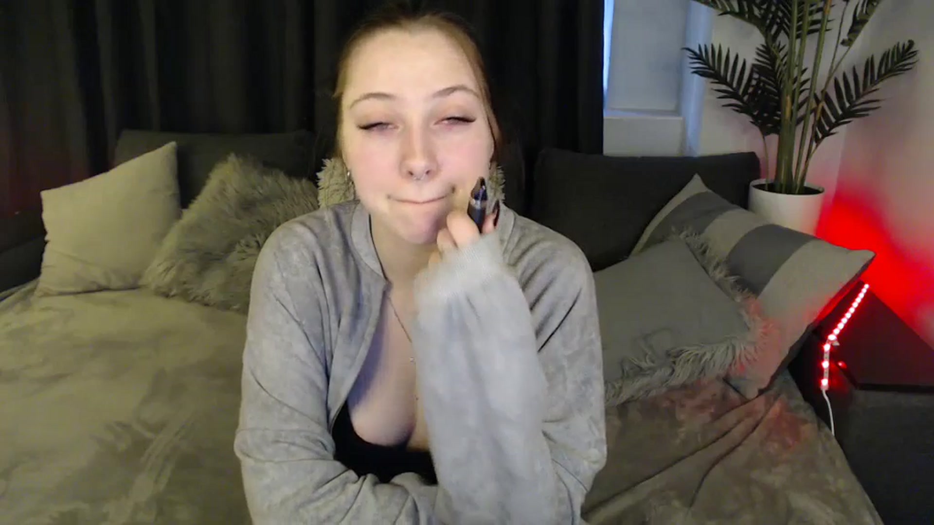 Gallery image thumbnail from SerenaSantos's myfreecams stream on, 02/05/2025, 12:04 image 3 of 20