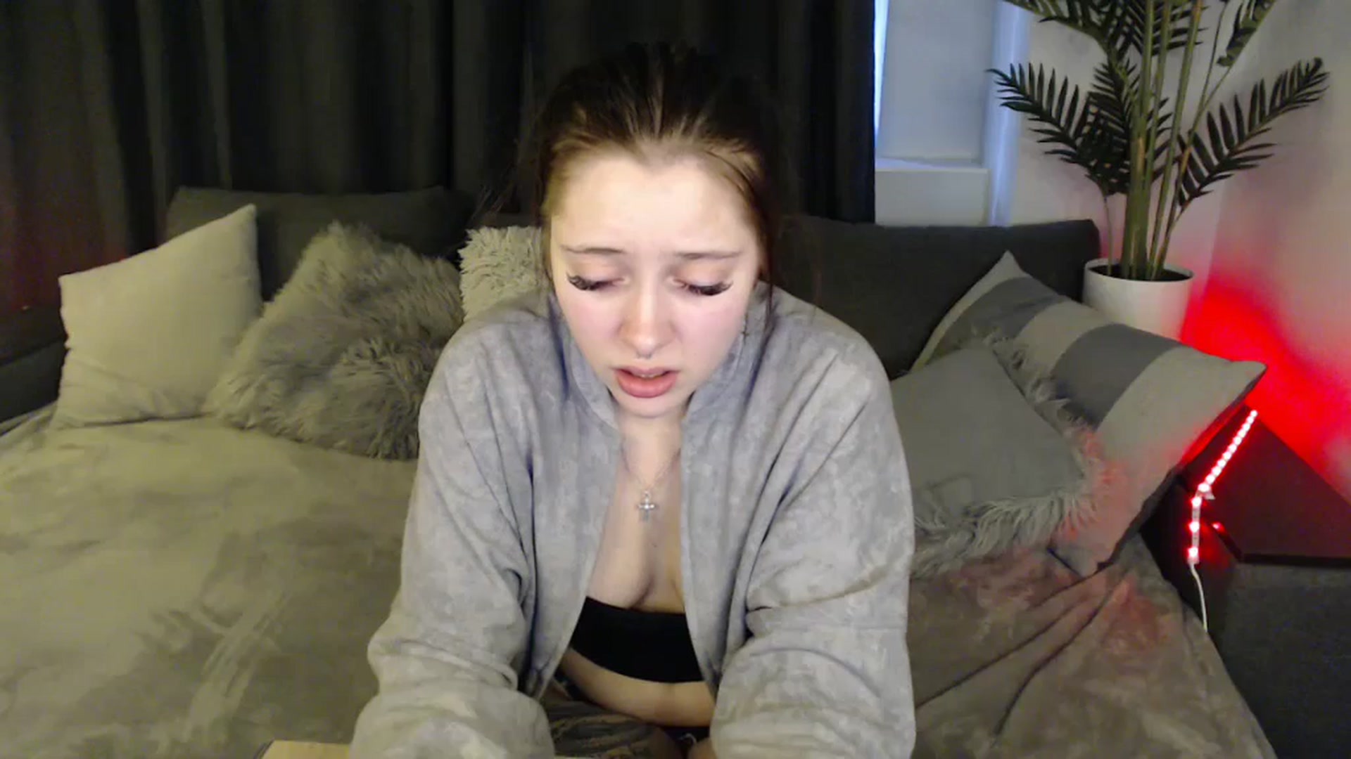 Gallery image thumbnail from SerenaSantos's myfreecams stream on, 02/05/2025, 12:04 image 19 of 20