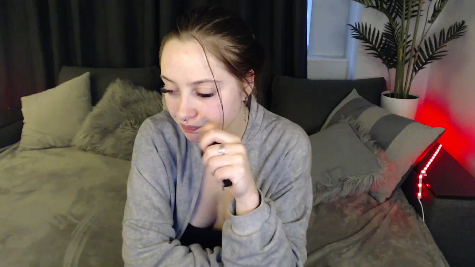 Gallery image thumbnail from SerenaSantos's myfreecams stream on, 02/05/2025, 12:04 image 1 of 20