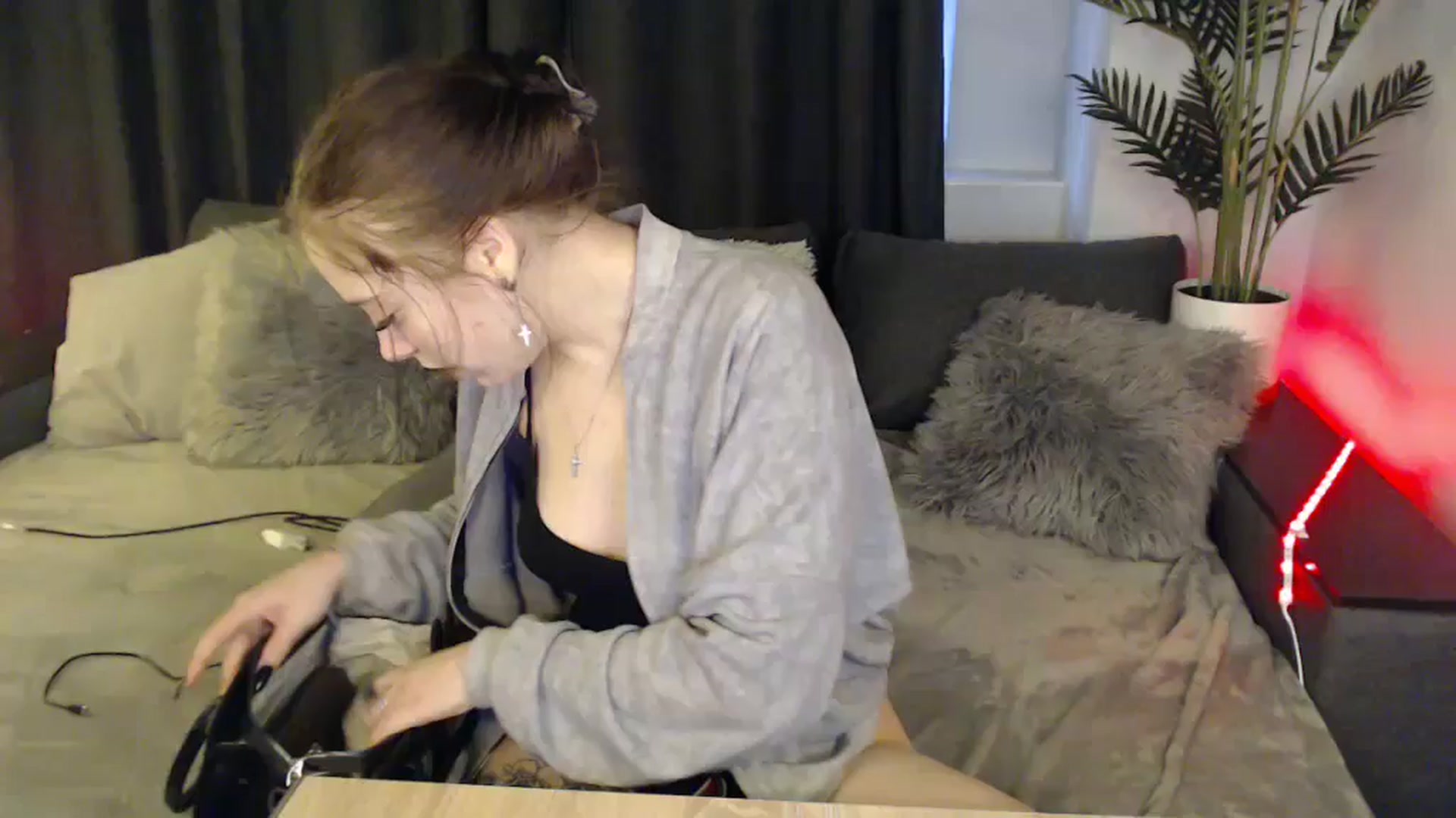 Gallery image thumbnail from SerenaSantos's myfreecams stream on, 02/05/2025, 14:00 image 1 of 20