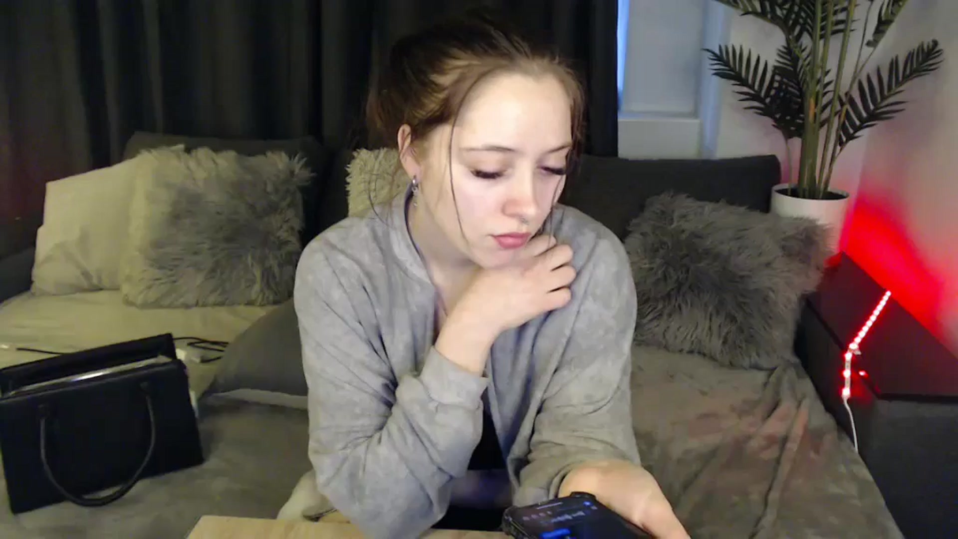 Gallery image thumbnail from SerenaSantos's myfreecams stream on, 02/05/2025, 14:00 image 7 of 20