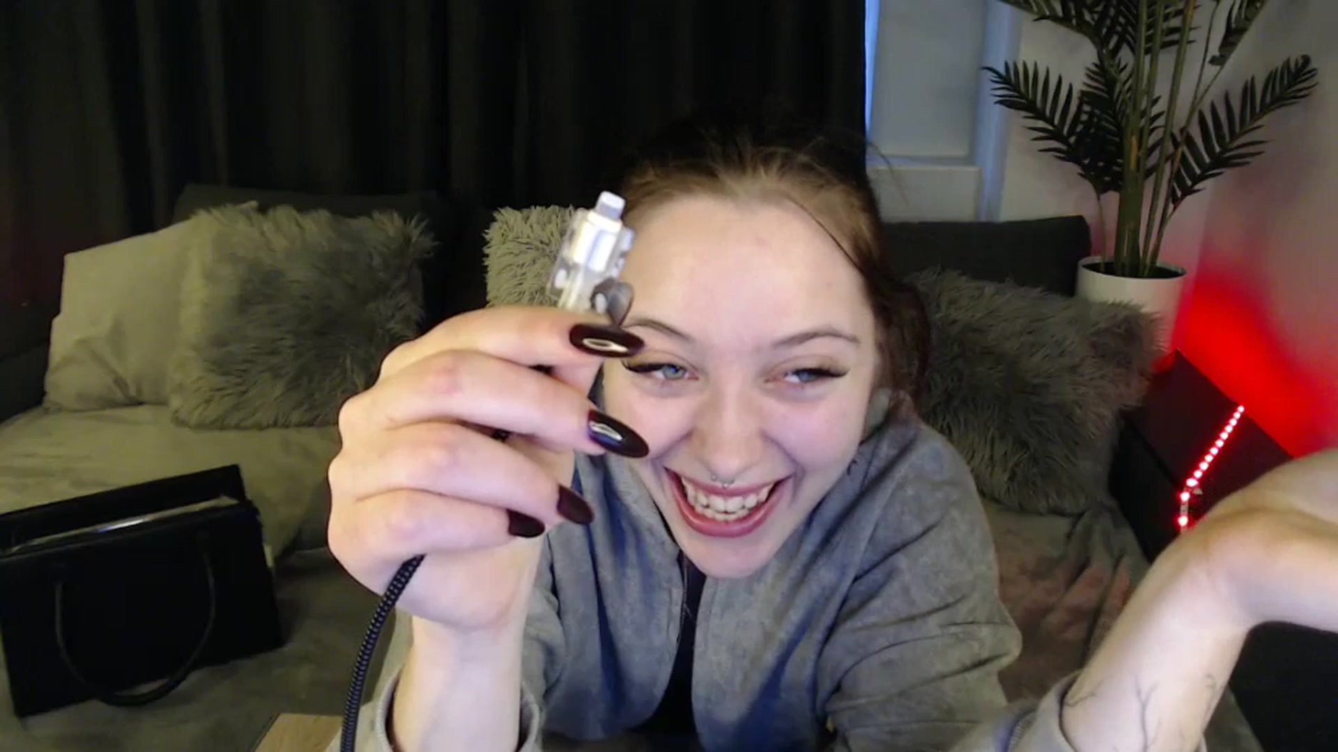 Gallery image thumbnail from SerenaSantos's myfreecams stream on, 02/05/2025, 14:00 image 9 of 20