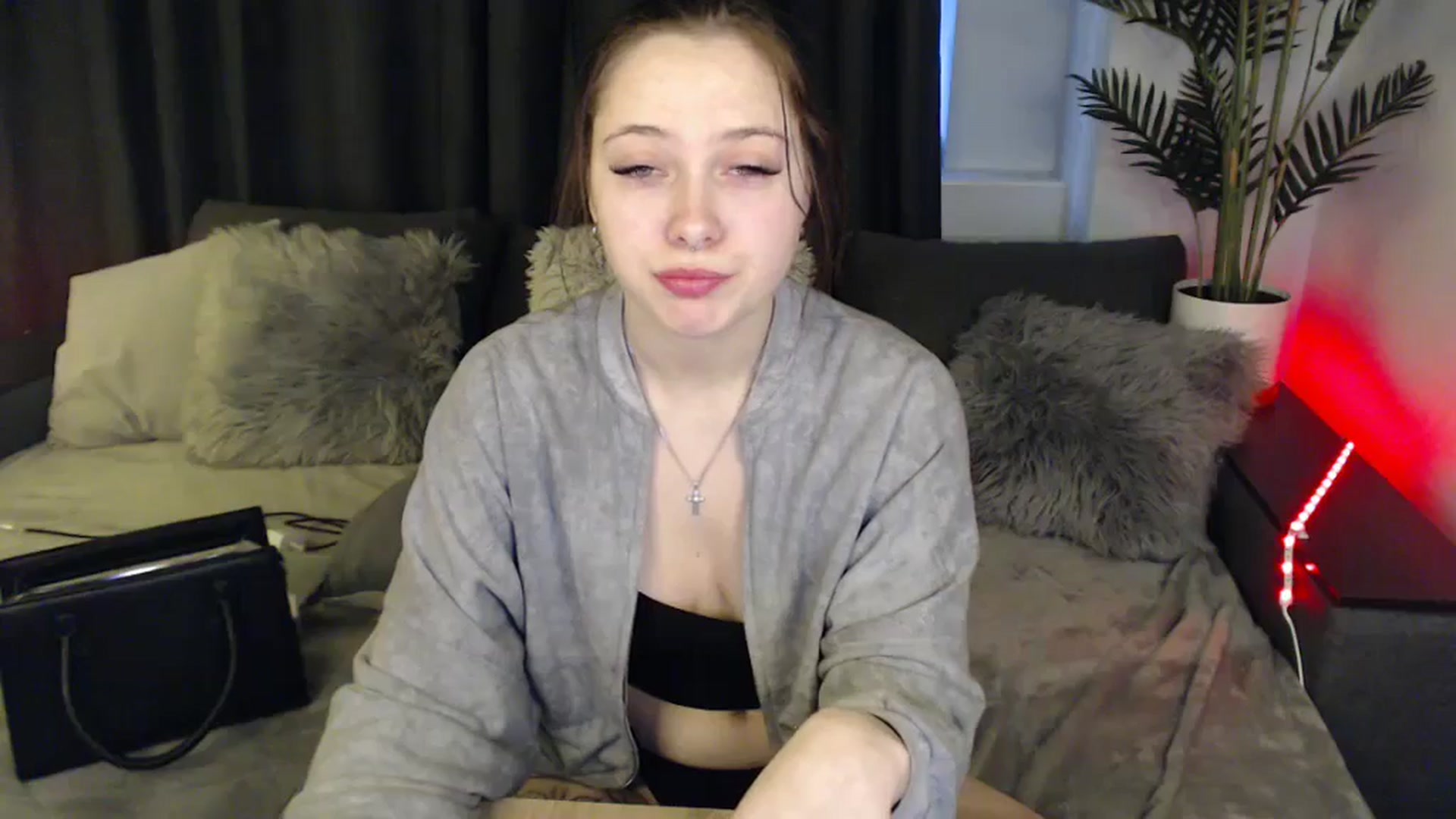 Gallery image thumbnail from SerenaSantos's myfreecams stream on, 02/05/2025, 14:00 image 5 of 20