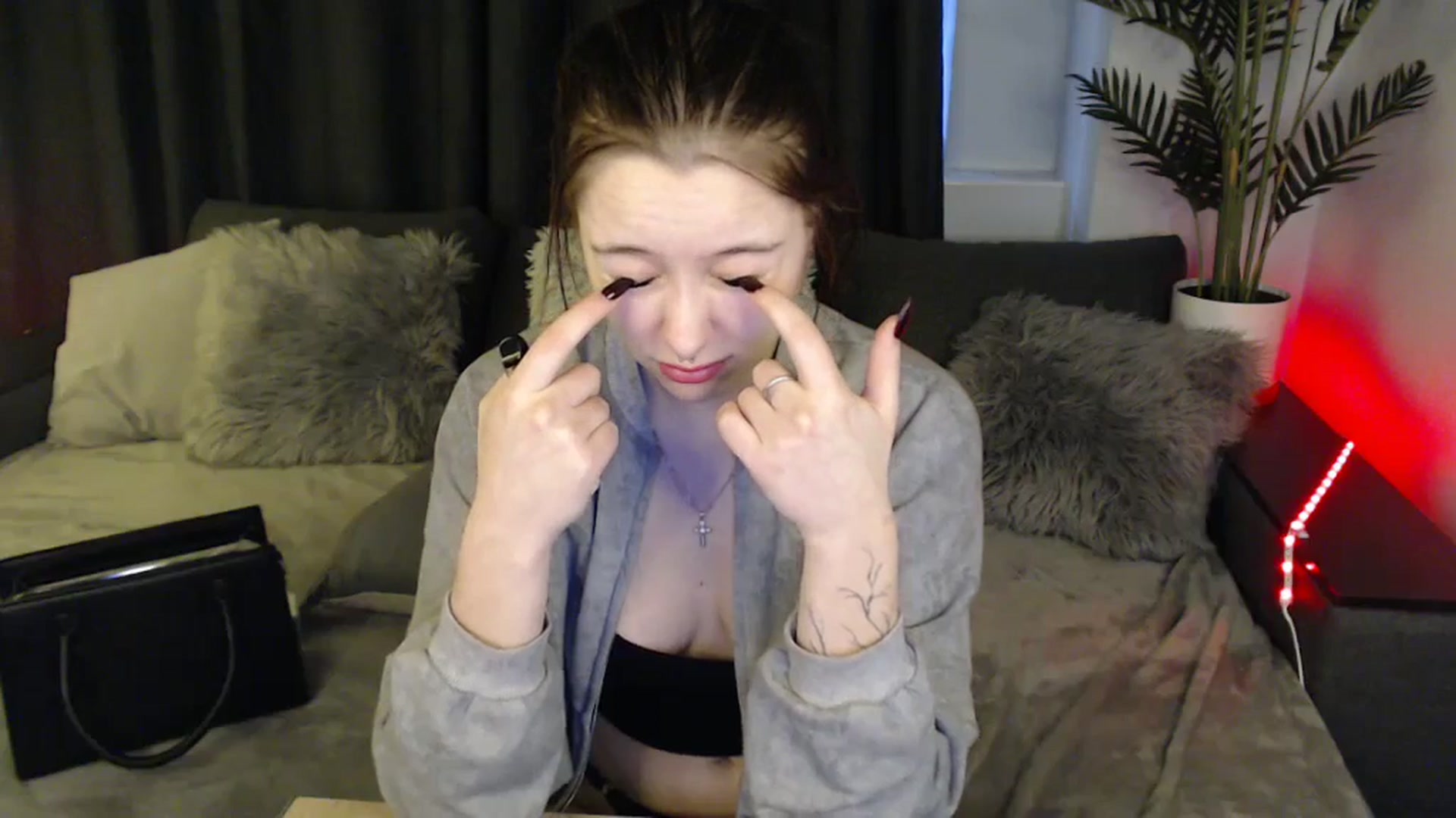Gallery image thumbnail from SerenaSantos's myfreecams stream on, 02/05/2025, 14:00 image 10 of 20