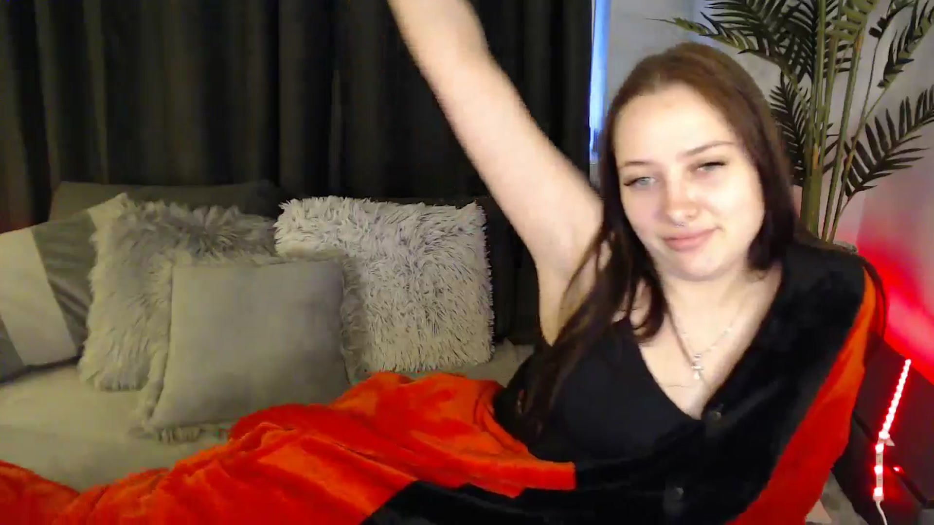 Gallery image thumbnail from SerenaSantos's myfreecams stream on, 02/08/2025, 14:31 image 2 of 20