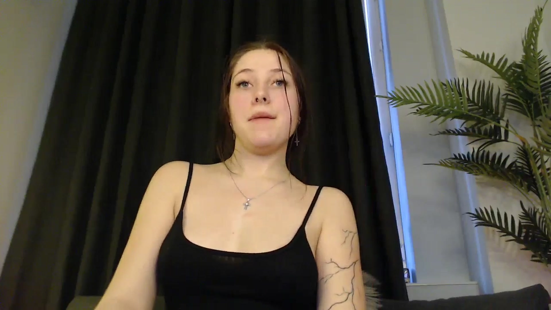 Gallery image thumbnail from SerenaSantos's myfreecams stream on, 02/09/2025, 14:50 image 2 of 20