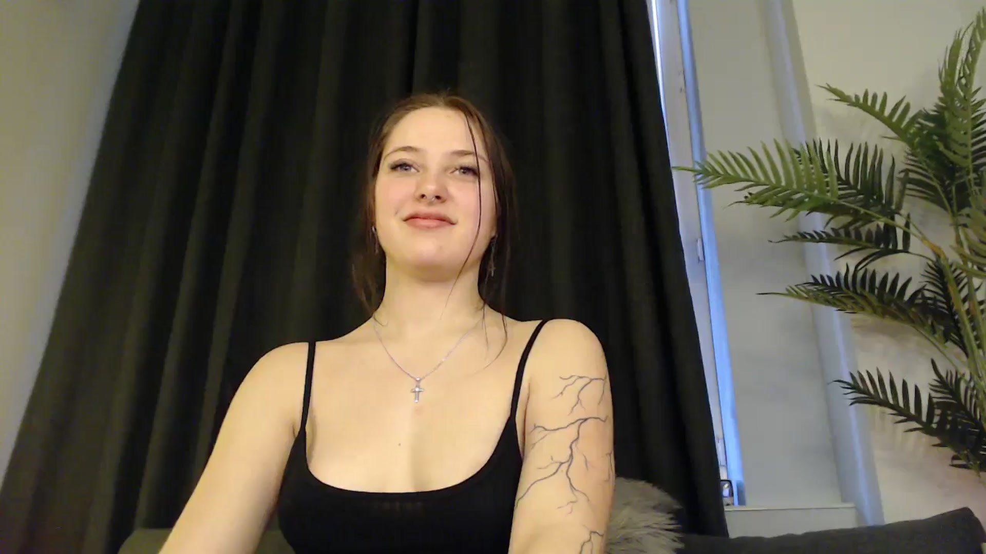 Gallery image thumbnail from SerenaSantos's myfreecams stream on, 02/09/2025, 14:50 image 4 of 20