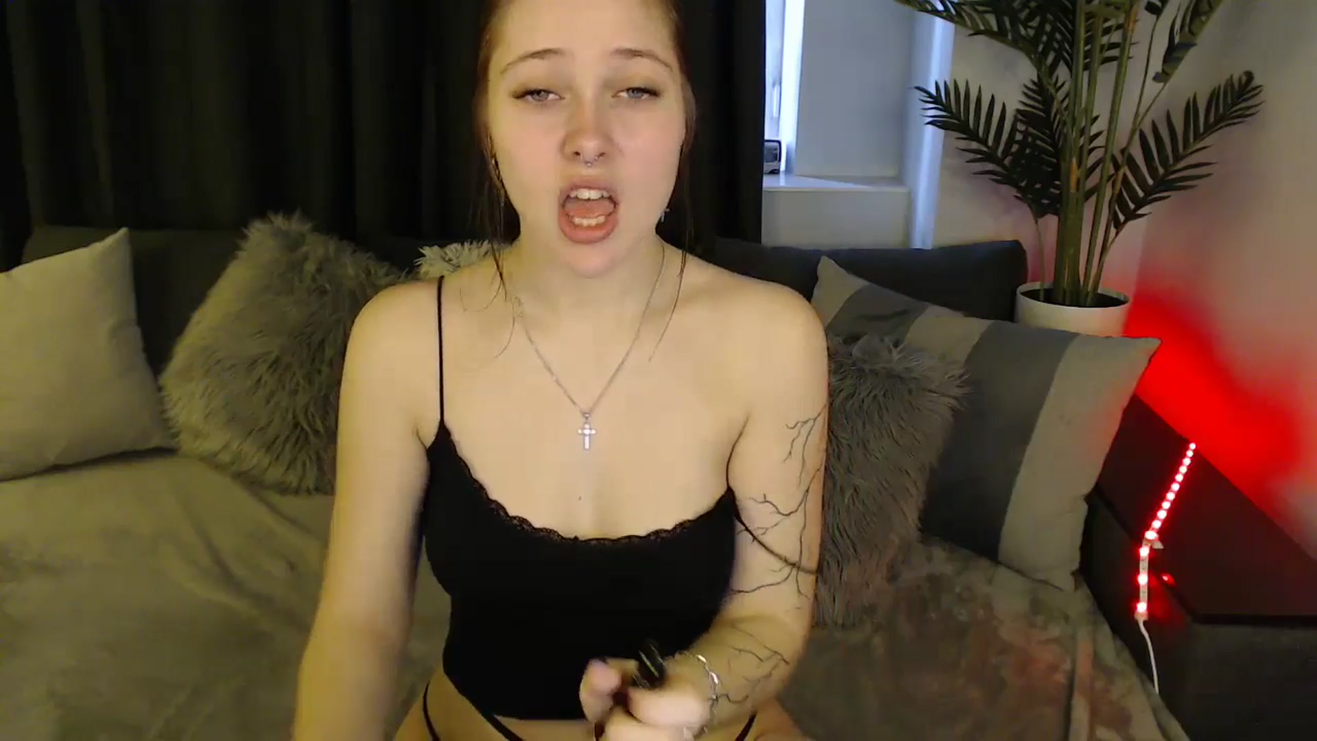 Gallery image thumbnail from SerenaSantos's myfreecams stream on, 02/14/2025, 11:28 image 3 of 20