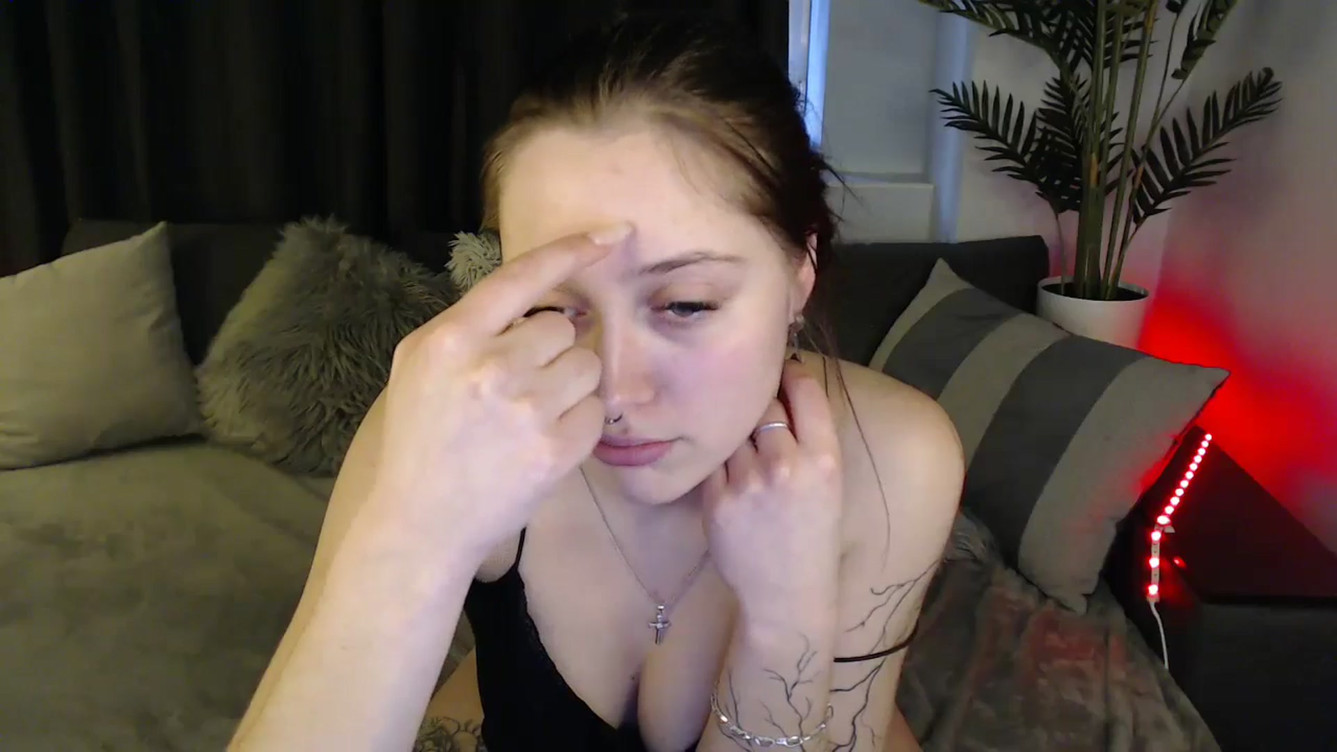 Gallery image thumbnail from SerenaSantos's myfreecams stream on, 02/14/2025, 14:05 image 5 of 20