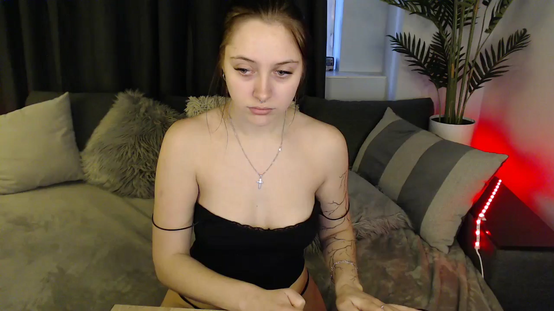 Gallery image thumbnail from SerenaSantos's myfreecams stream on, 02/14/2025, 14:24 image 1 of 20