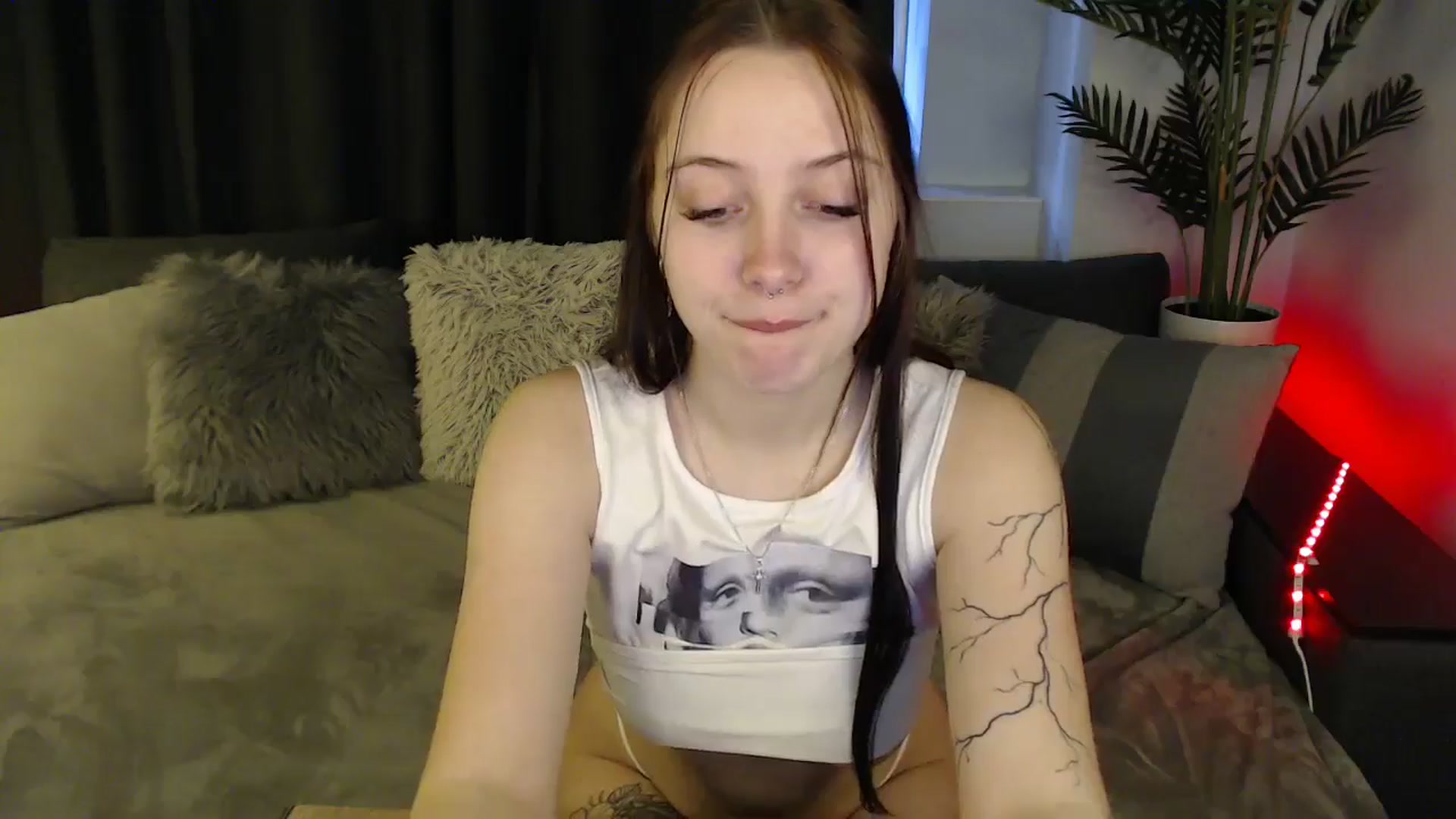 Gallery image thumbnail from SerenaSantos's myfreecams stream on, 02/16/2025, 12:52 image 17 of 20