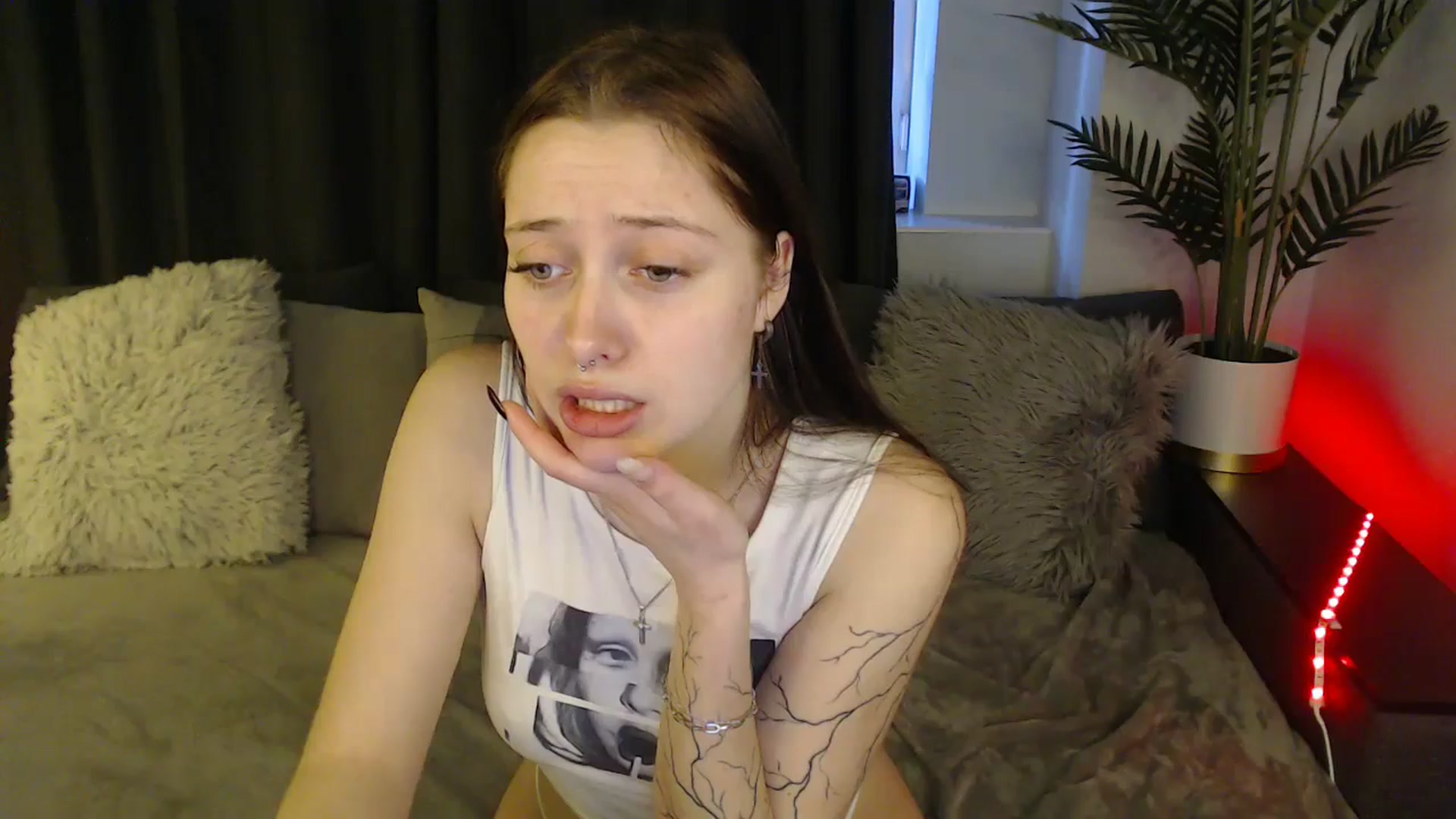 Gallery image thumbnail from SerenaSantos's myfreecams stream on, 02/19/2025, 11:36 image 19 of 20