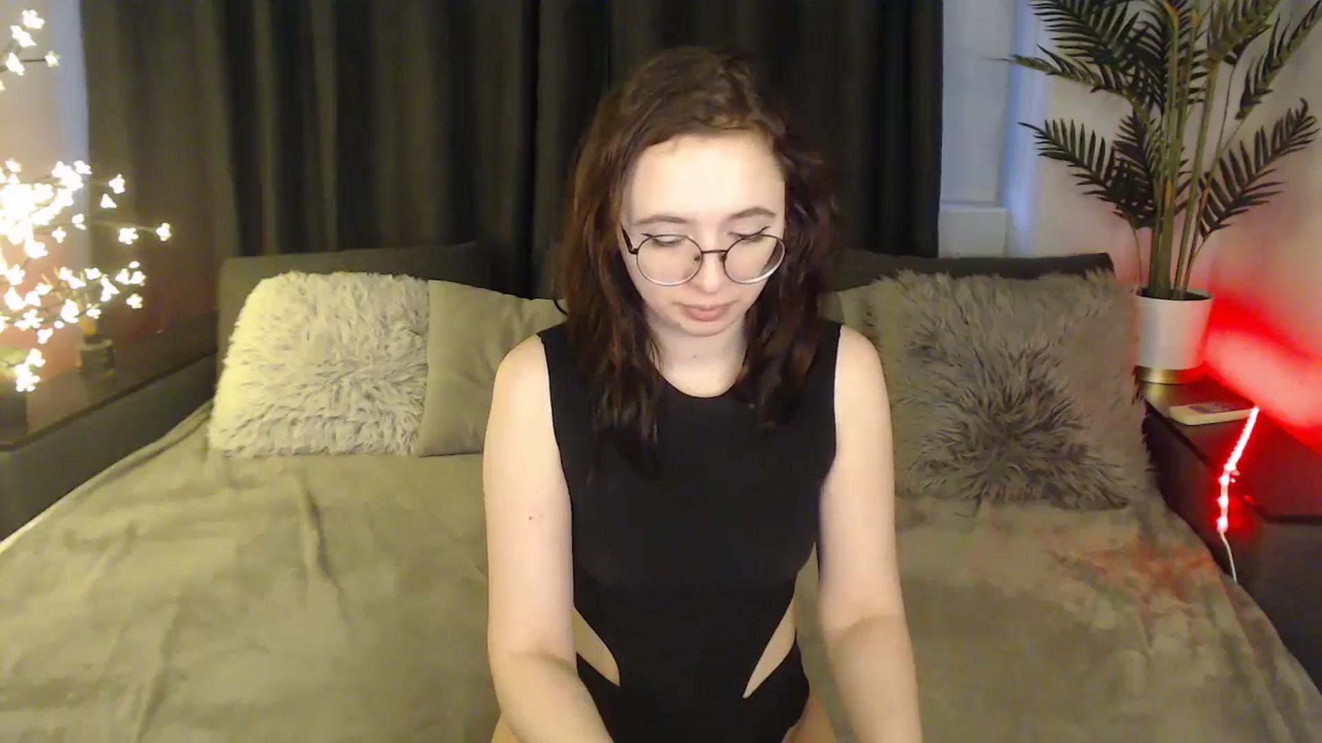 Gallery image thumbnail from SerenaSantos's myfreecams stream on, 02/24/2025, 14:06 image 10 of 20