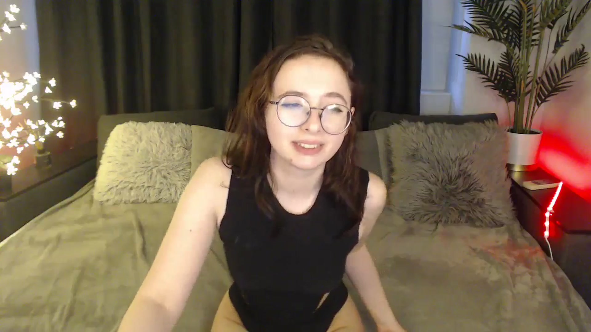 Gallery image thumbnail from SerenaSantos's myfreecams stream on, 02/24/2025, 14:06 image 4 of 20