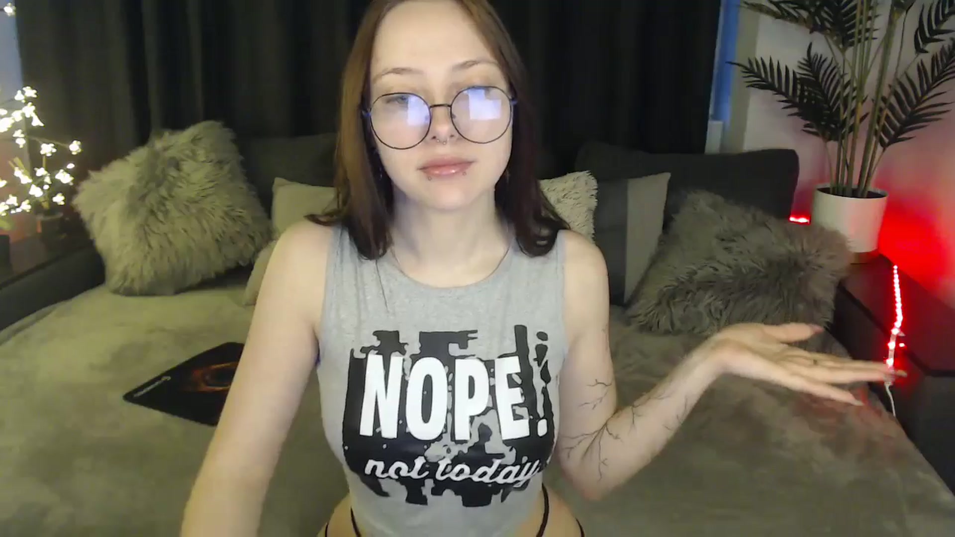 Gallery image thumbnail from SerenaSantos's myfreecams stream on, 03/09/2025, 10:02 image 4 of 20