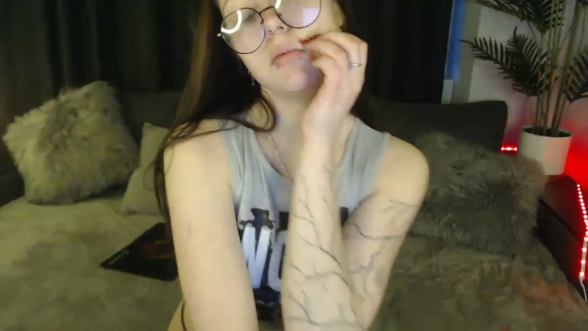 Gallery image thumbnail from SerenaSantos's myfreecams stream on, 03/09/2025, 11:19 image 18 of 20