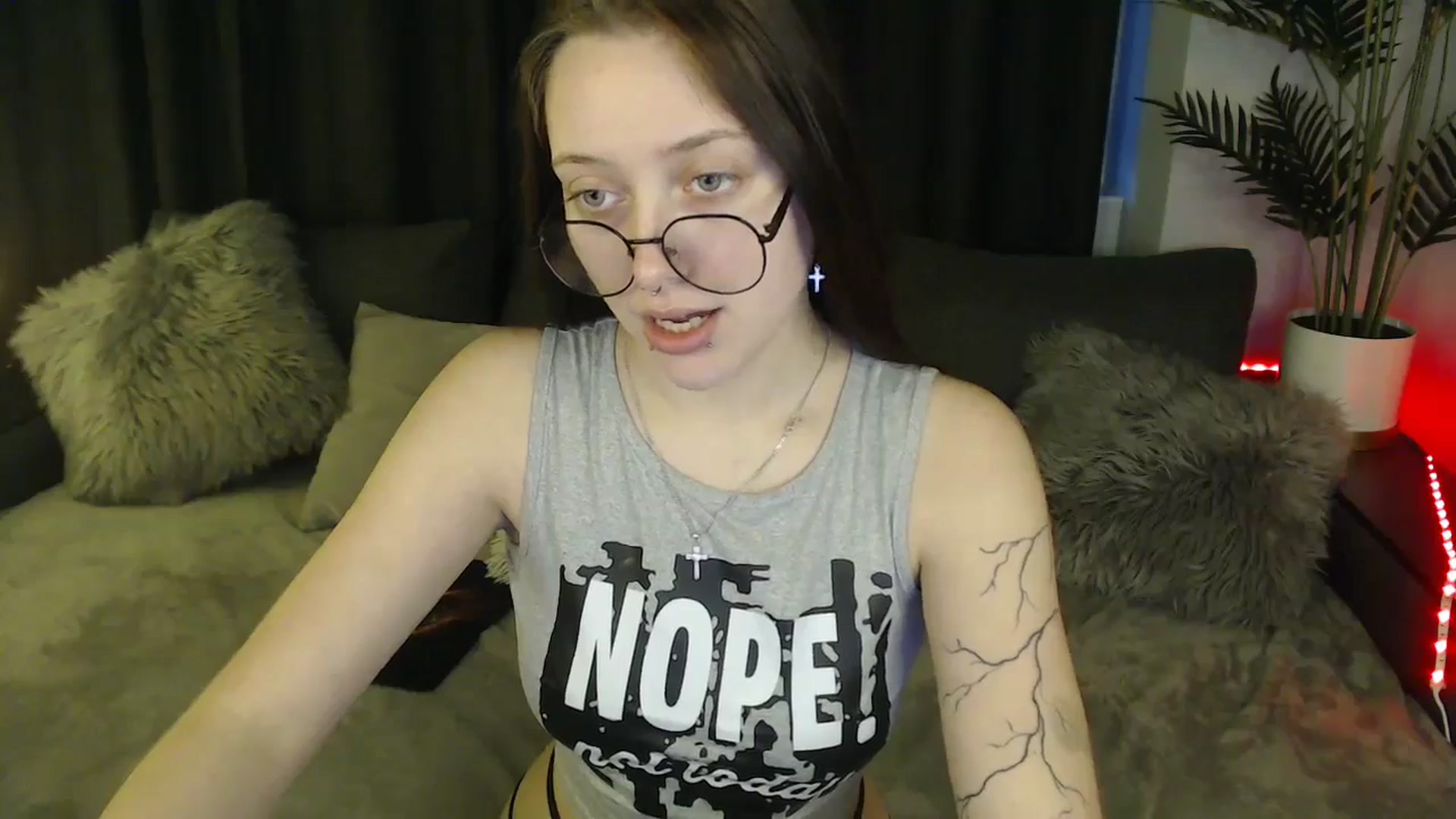 Gallery image thumbnail from SerenaSantos's myfreecams stream on, 03/09/2025, 11:58 image 16 of 20
