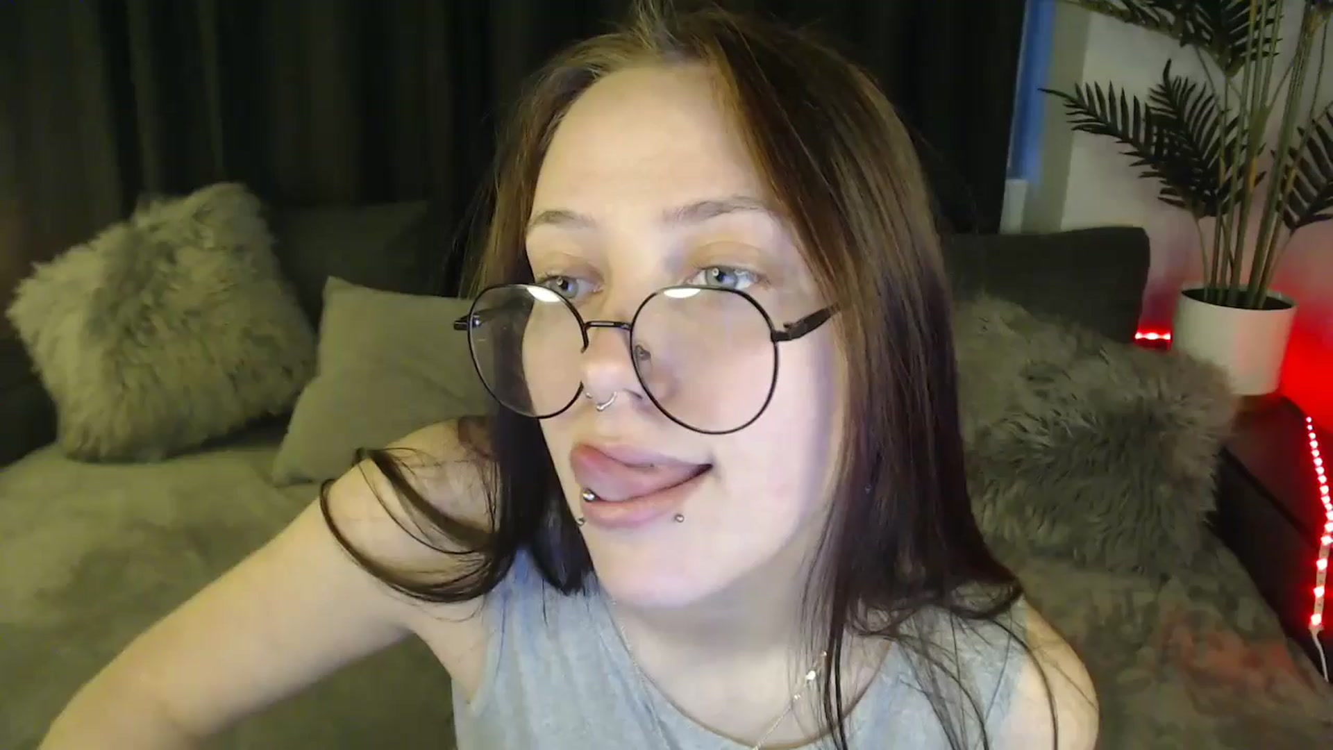 Gallery image thumbnail from SerenaSantos's myfreecams stream on, 03/09/2025, 11:58 image 18 of 20