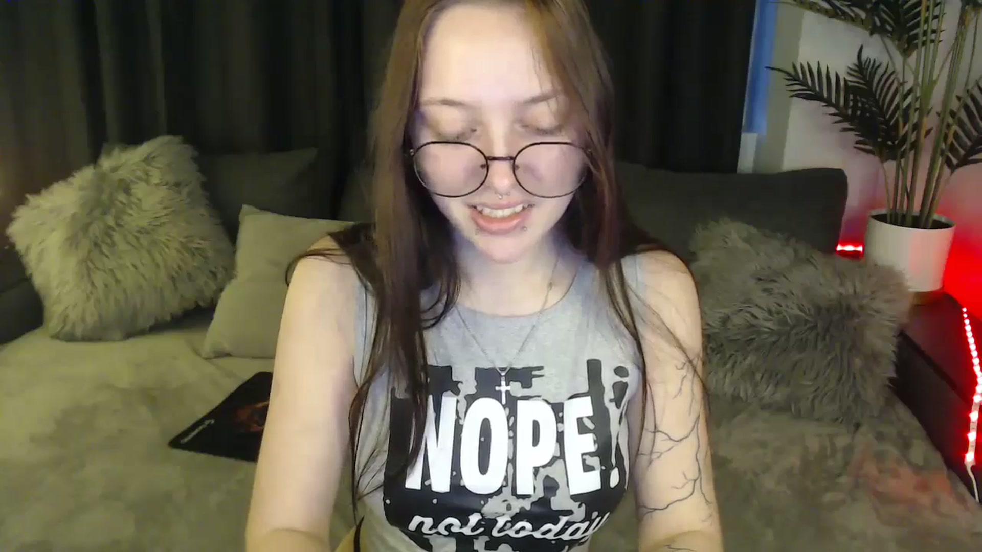 Gallery image thumbnail from SerenaSantos's myfreecams stream on, 03/09/2025, 11:58 image 9 of 20