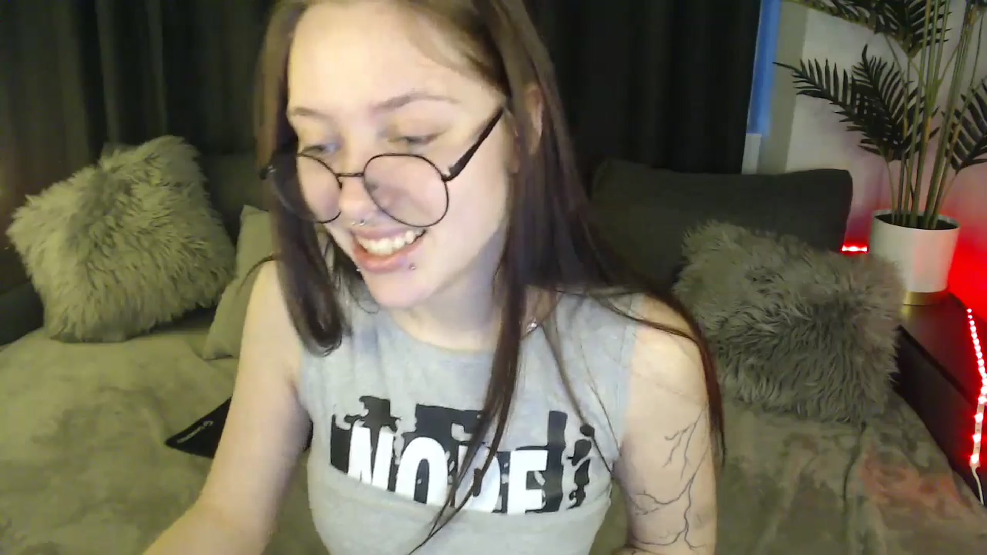 Gallery image thumbnail from SerenaSantos's myfreecams stream on, 03/09/2025, 13:03 image 6 of 20