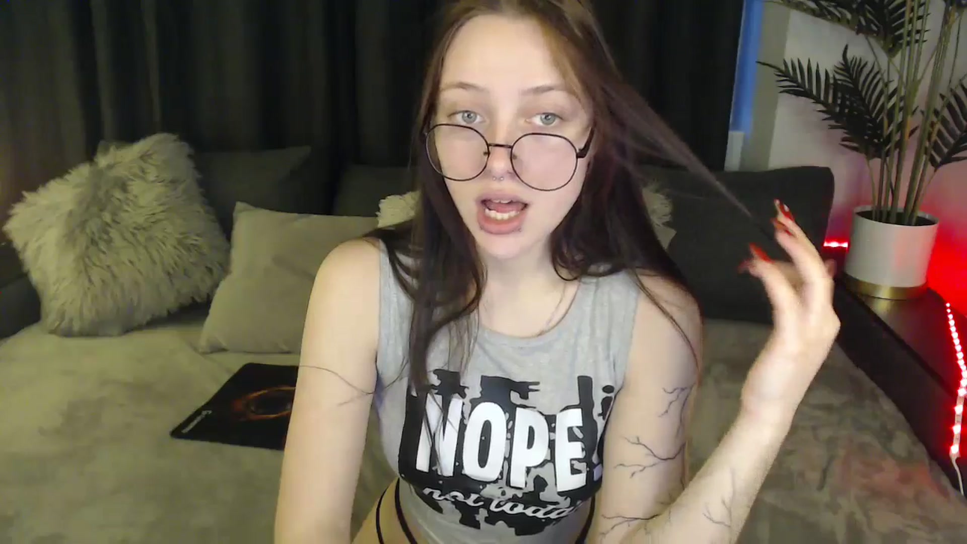 Gallery image thumbnail from SerenaSantos's myfreecams stream on, 03/09/2025, 14:21 image 3 of 20
