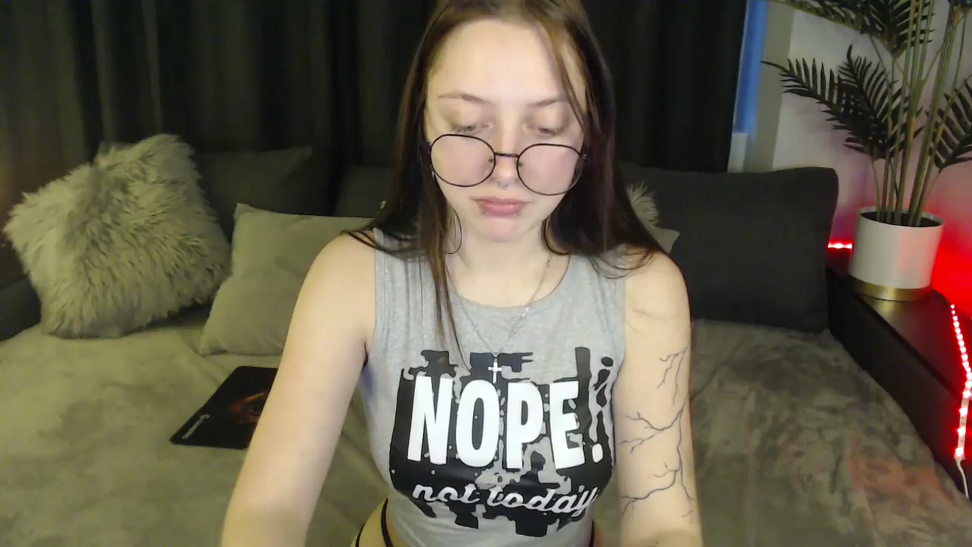 Gallery image thumbnail from SerenaSantos's myfreecams stream on, 03/09/2025, 14:21 image 12 of 20