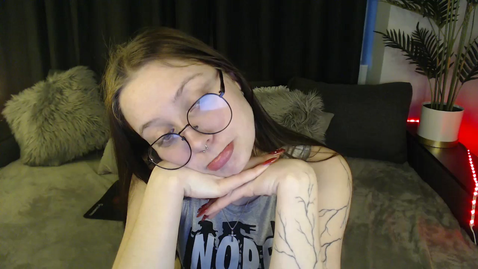 Gallery image thumbnail from SerenaSantos's myfreecams stream on, 03/09/2025, 14:21 image 17 of 20