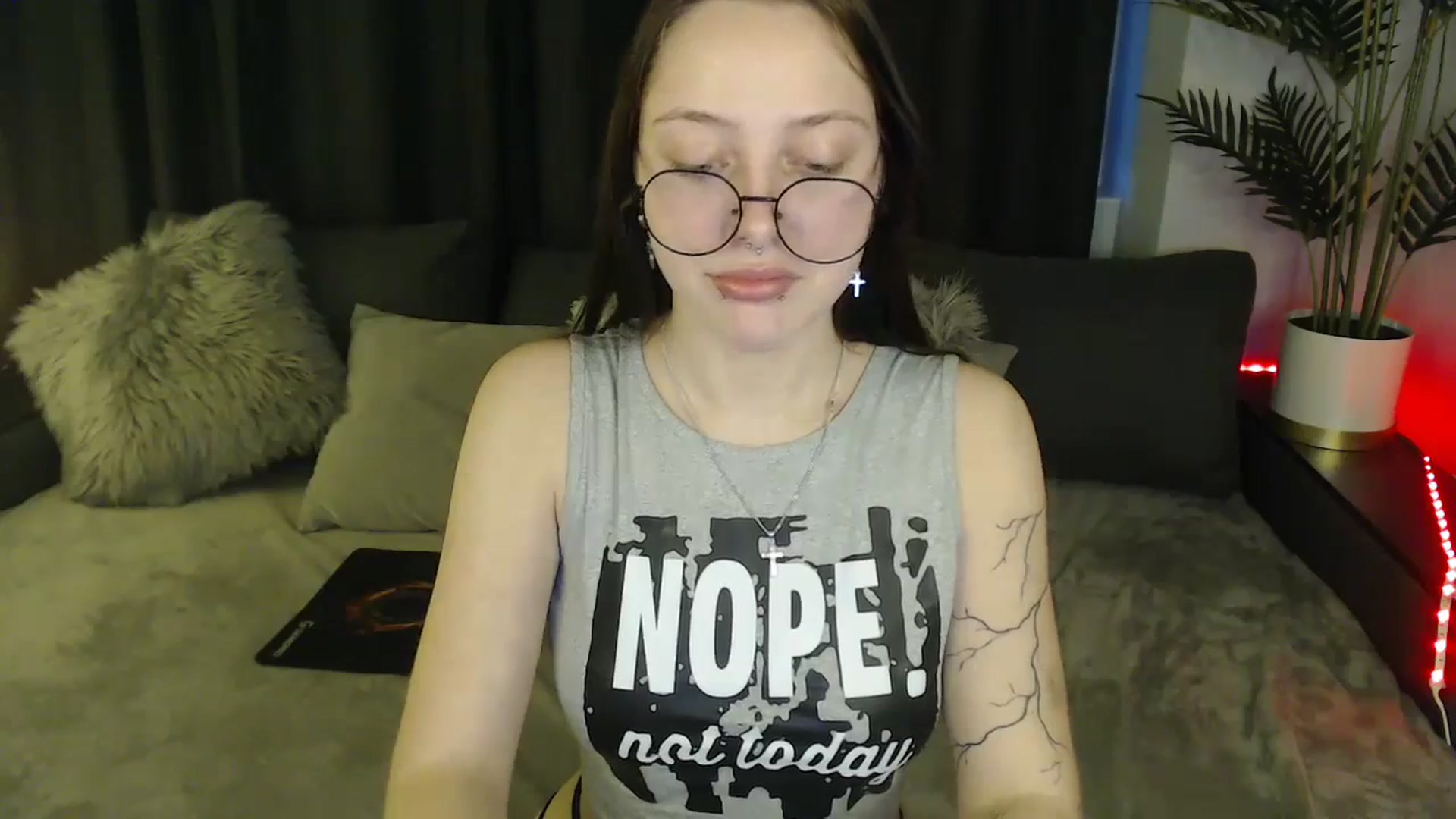 Gallery image thumbnail from SerenaSantos's myfreecams stream on, 03/09/2025, 14:21 image 16 of 20