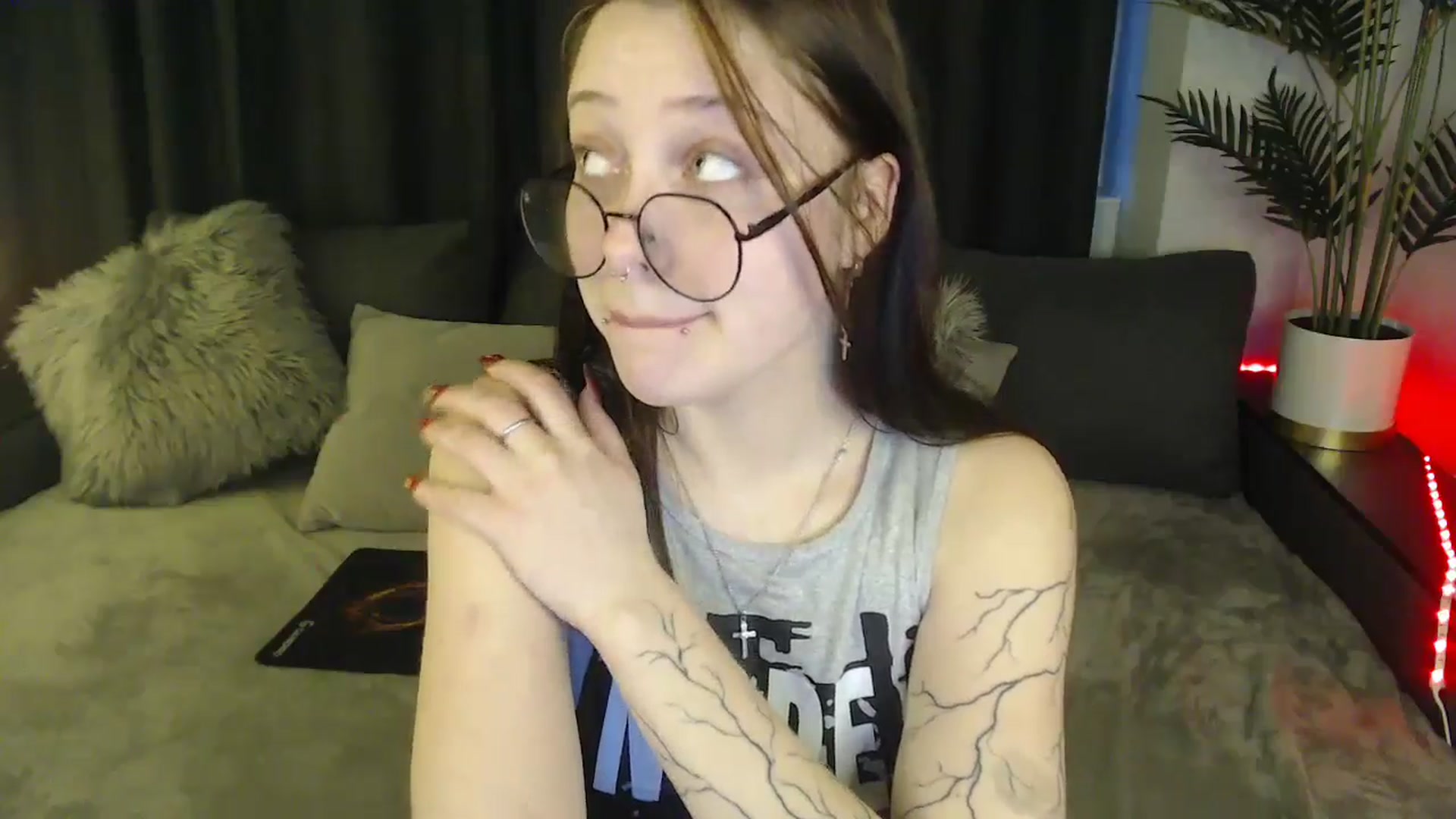 Gallery image thumbnail from SerenaSantos's myfreecams stream on, 03/09/2025, 14:21 image 11 of 20