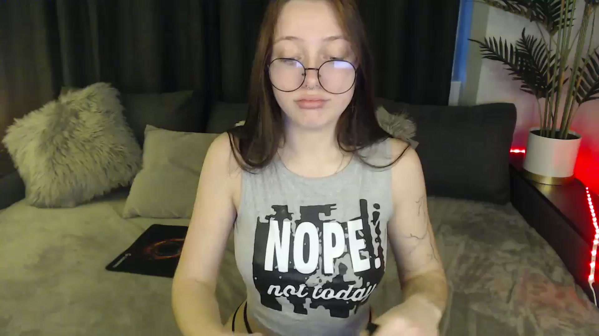 Gallery image thumbnail from SerenaSantos's myfreecams stream on, 03/09/2025, 14:21 image 1 of 20