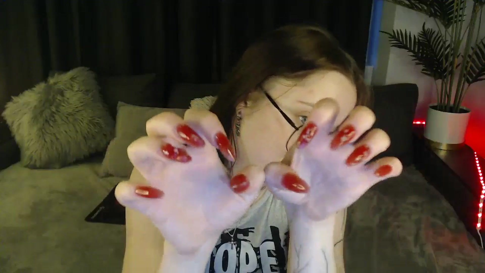 Gallery image thumbnail from SerenaSantos's myfreecams stream on, 03/09/2025, 14:21 image 13 of 20