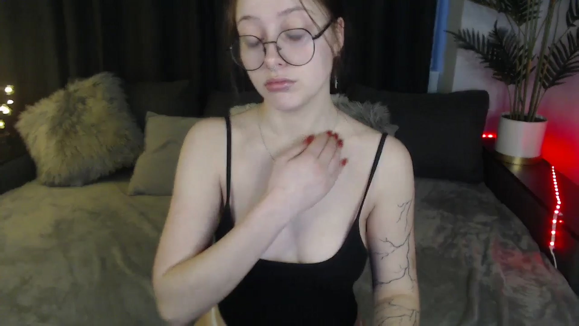 Gallery image thumbnail from SerenaSantos's myfreecams stream on, 03/10/2025, 09:31 image 12 of 20