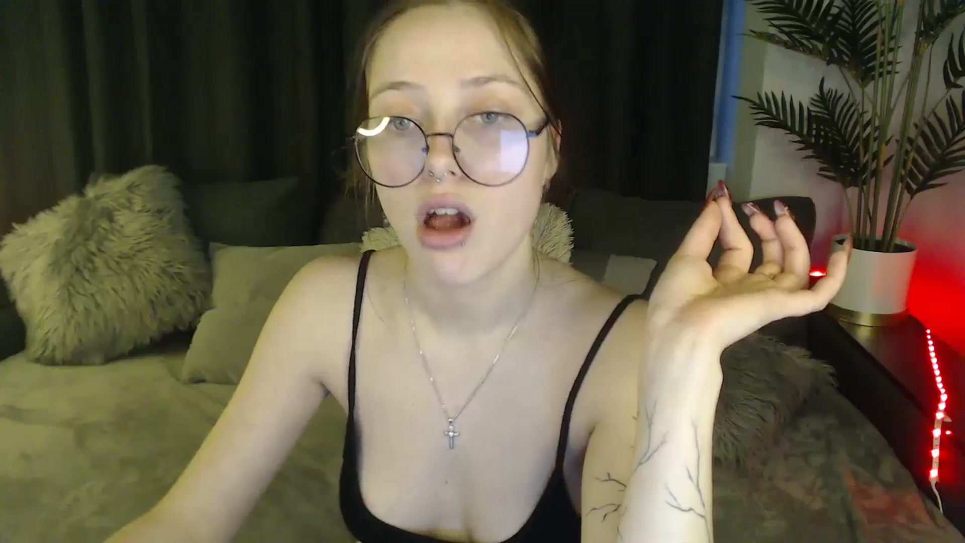 Gallery image thumbnail from SerenaSantos's myfreecams stream on, 03/10/2025, 13:18 image 11 of 20