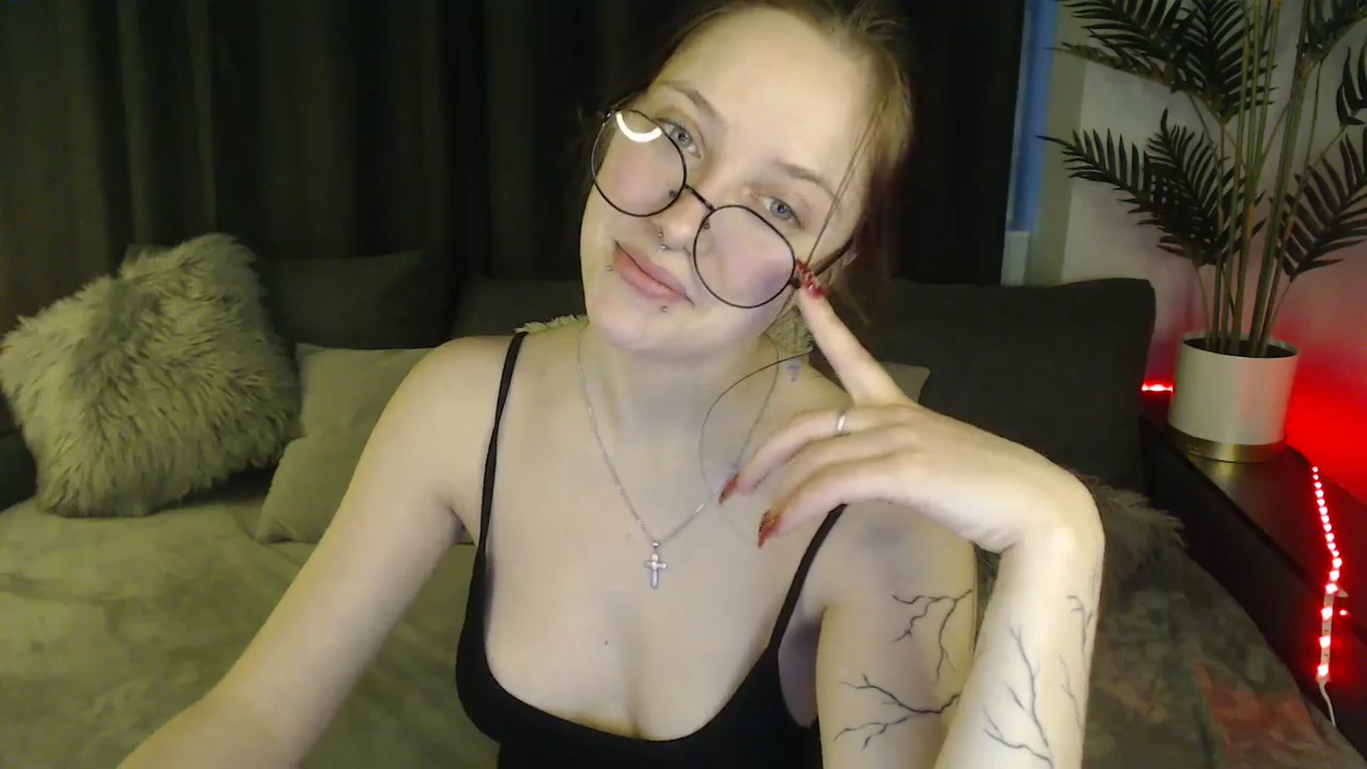 Gallery image thumbnail from SerenaSantos's myfreecams stream on, 03/10/2025, 13:18 image 10 of 20