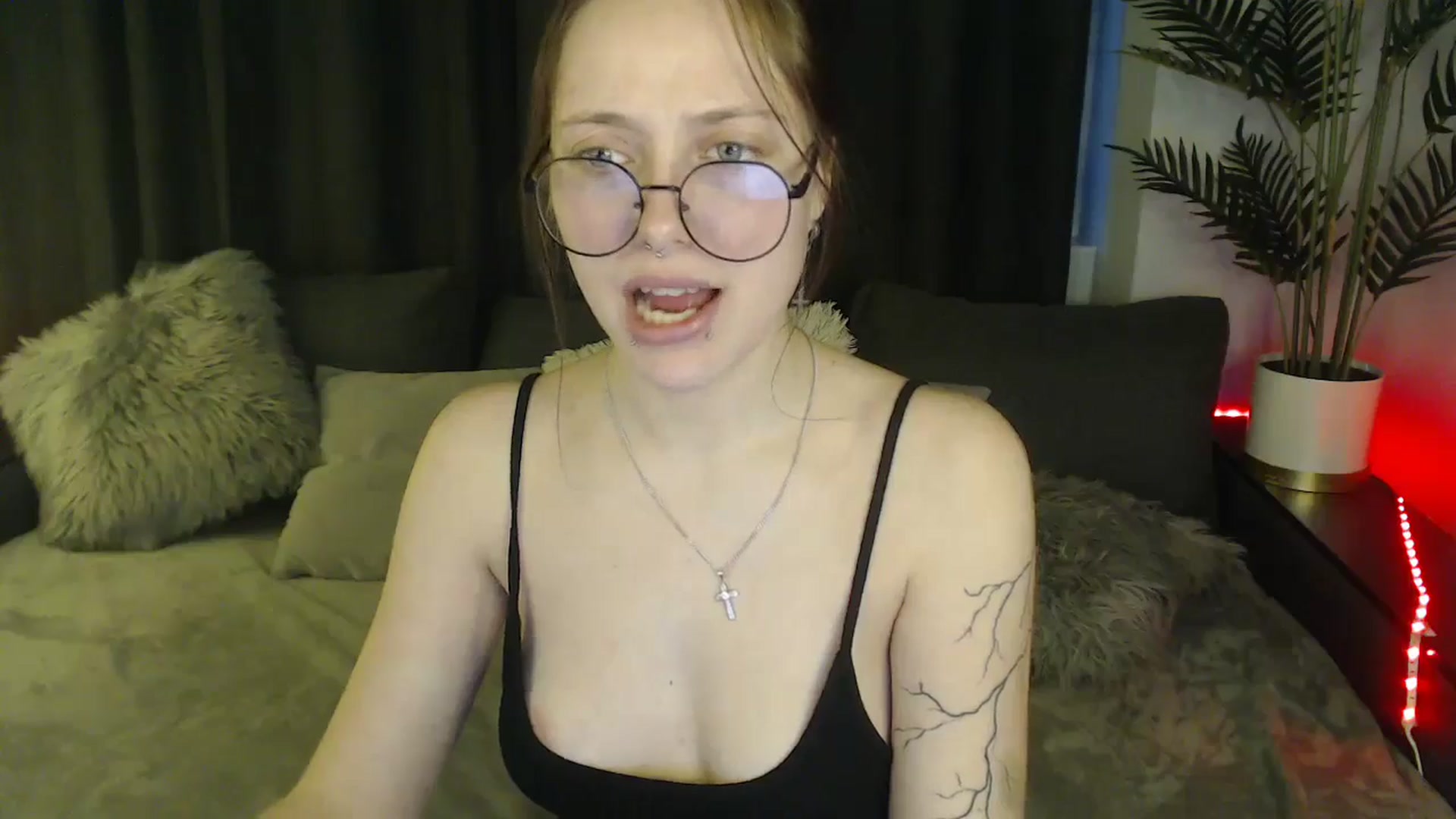 Gallery image thumbnail from SerenaSantos's myfreecams stream on, 03/10/2025, 13:18 image 4 of 20