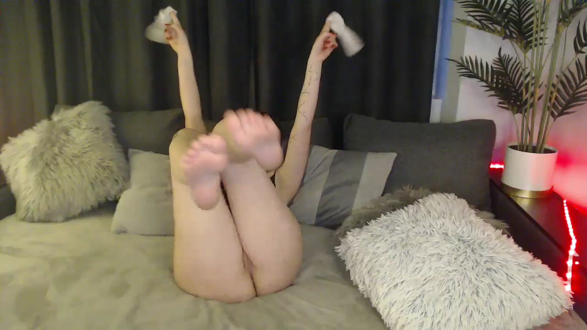 Gallery image thumbnail from SerenaSantos's myfreecams stream on, 03/10/2025, 14:56 image 12 of 20