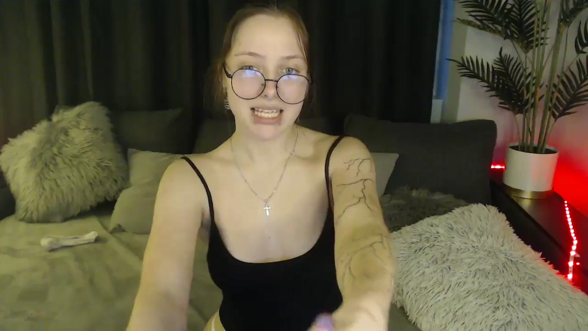 Gallery image thumbnail from SerenaSantos's myfreecams stream on, 03/10/2025, 14:56 image 20 of 20