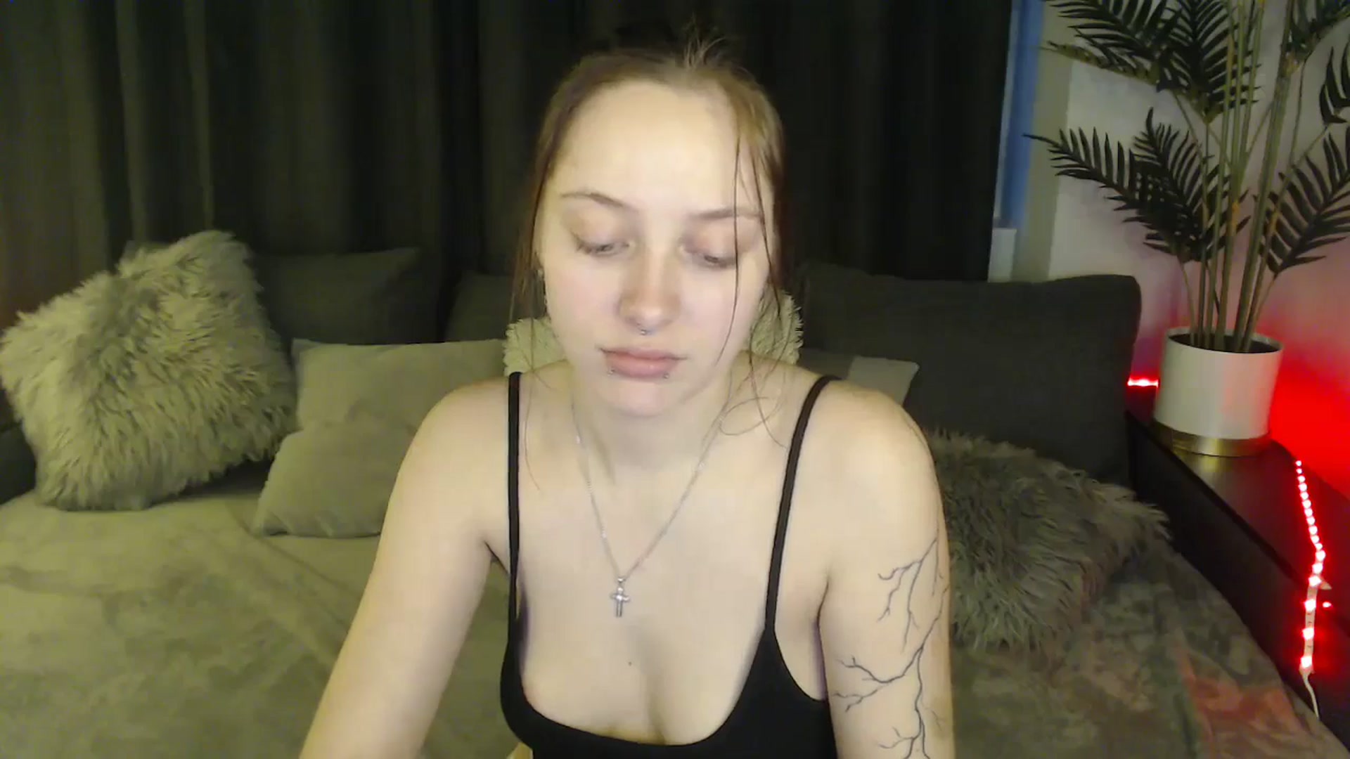 Gallery image thumbnail from SerenaSantos's myfreecams stream on, 03/10/2025, 14:56 image 2 of 20