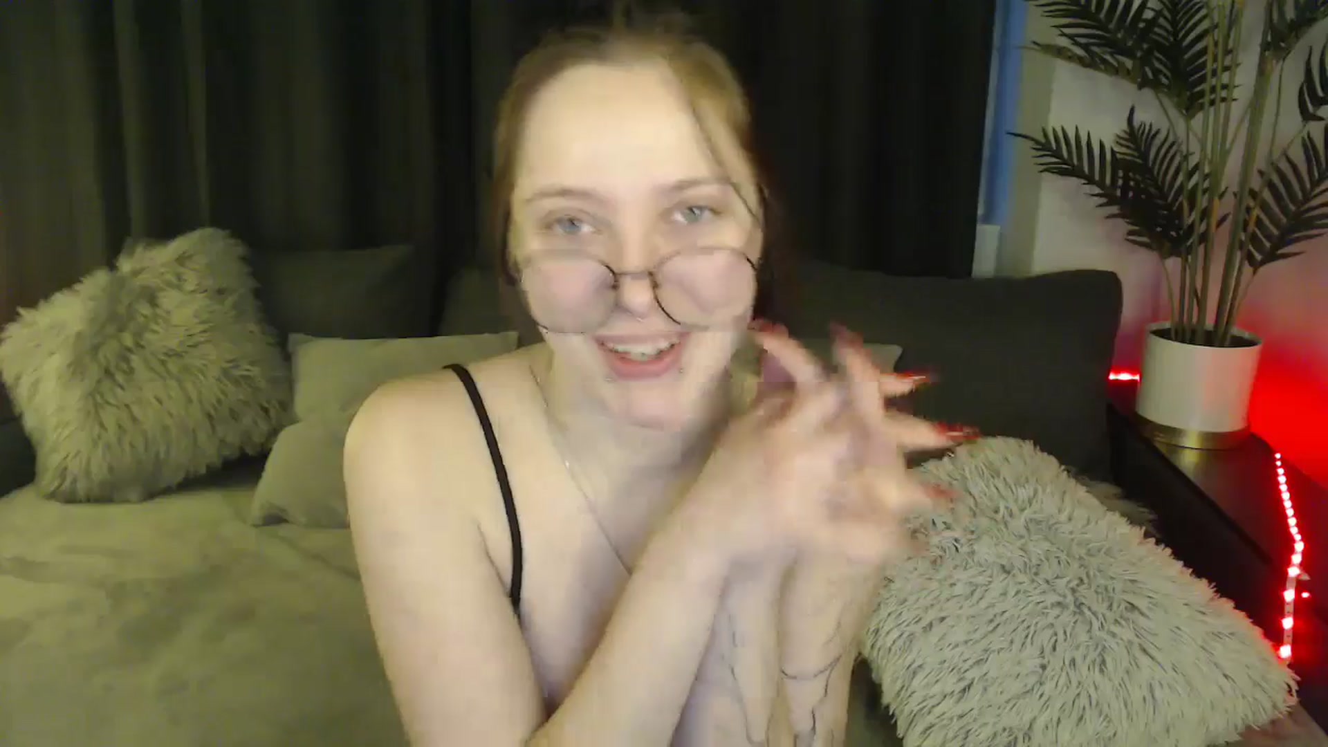 Gallery image thumbnail from SerenaSantos's myfreecams stream on, 03/10/2025, 14:56 image 11 of 20