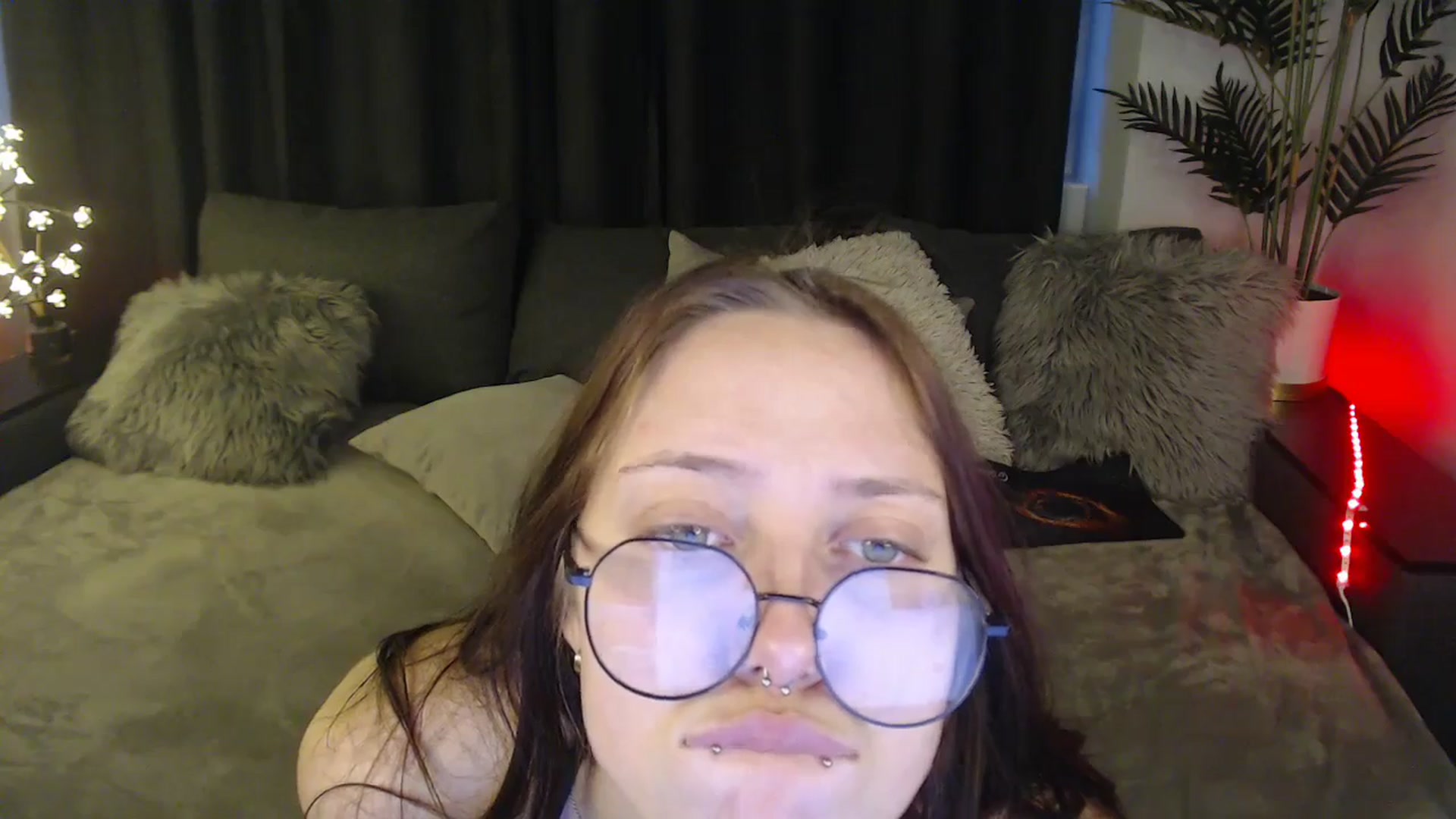 Gallery image thumbnail from SerenaSantos's myfreecams stream on, 03/12/2025, 12:26 image 18 of 20