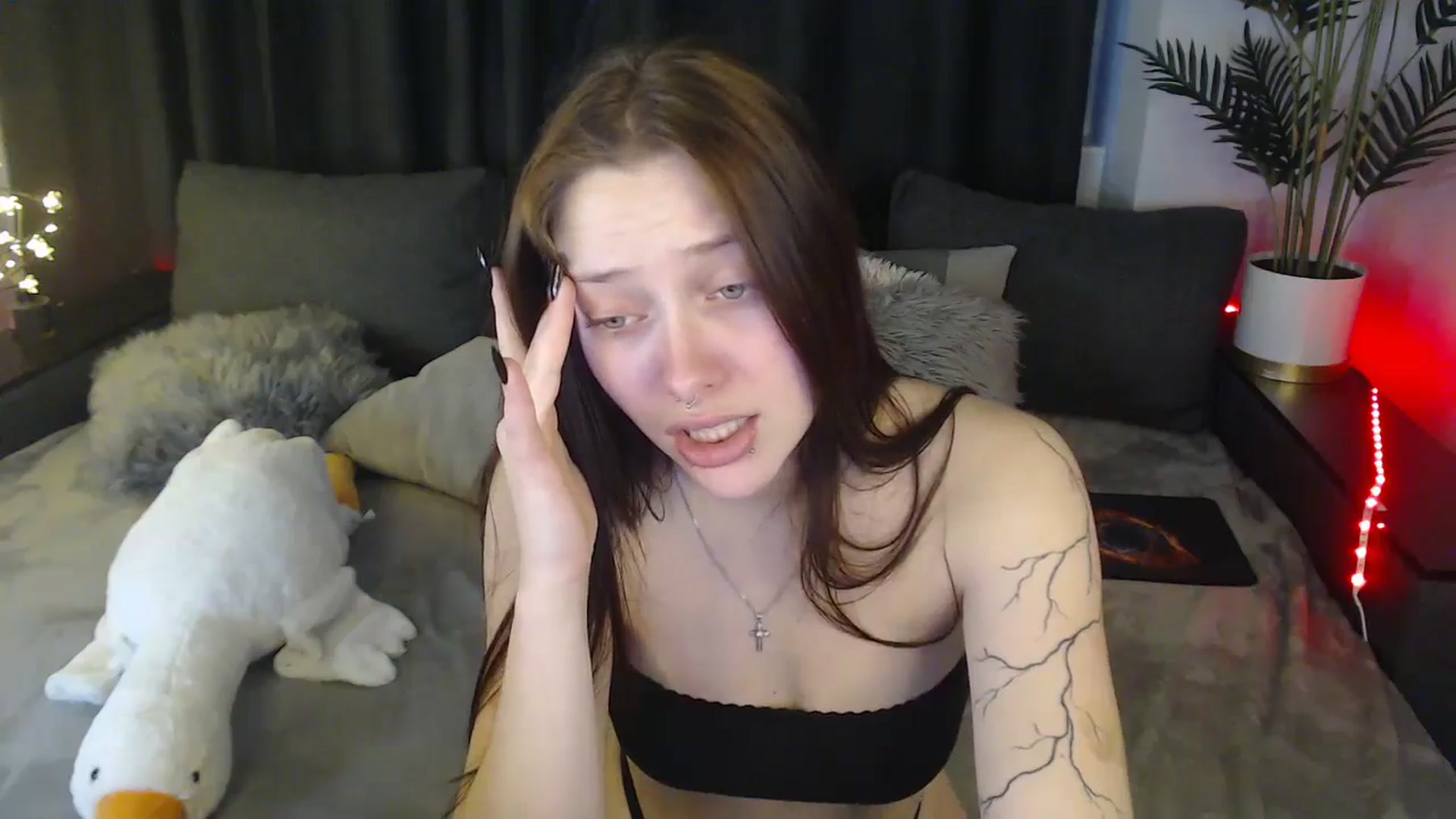 Gallery image thumbnail from SerenaSantos's myfreecams stream on, 03/14/2025, 14:44 image 18 of 20
