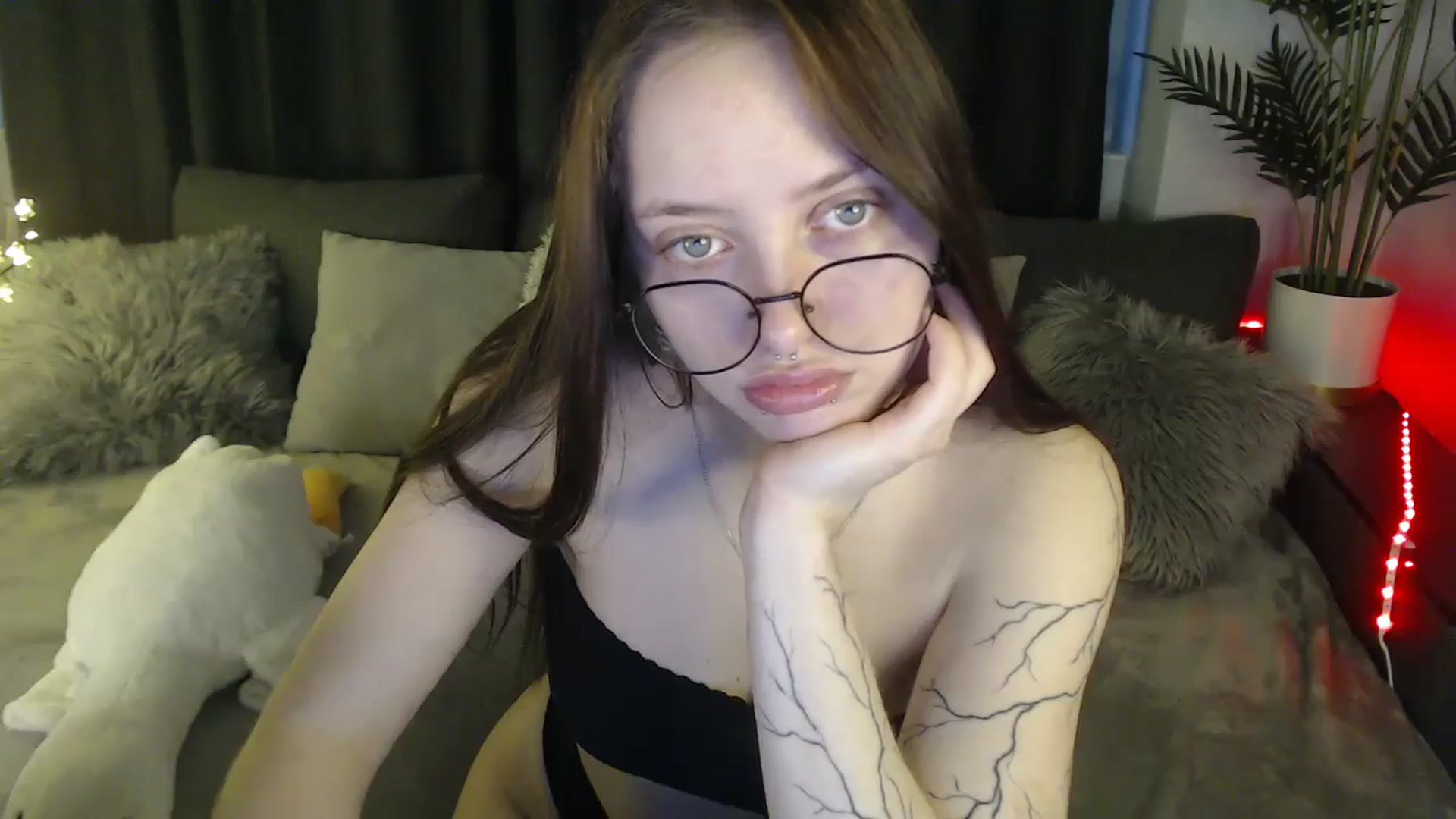 Gallery image thumbnail from SerenaSantos's myfreecams stream on, 03/15/2025, 10:50 image 18 of 20